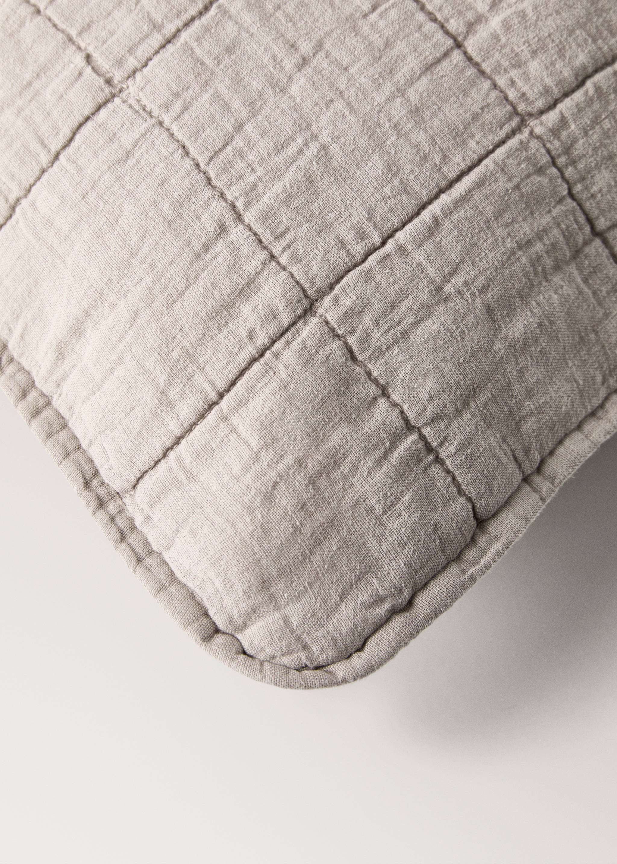 Linen-cotton garment-dyed children's bed cushion cover, 40x40 cm - Details of the article 2