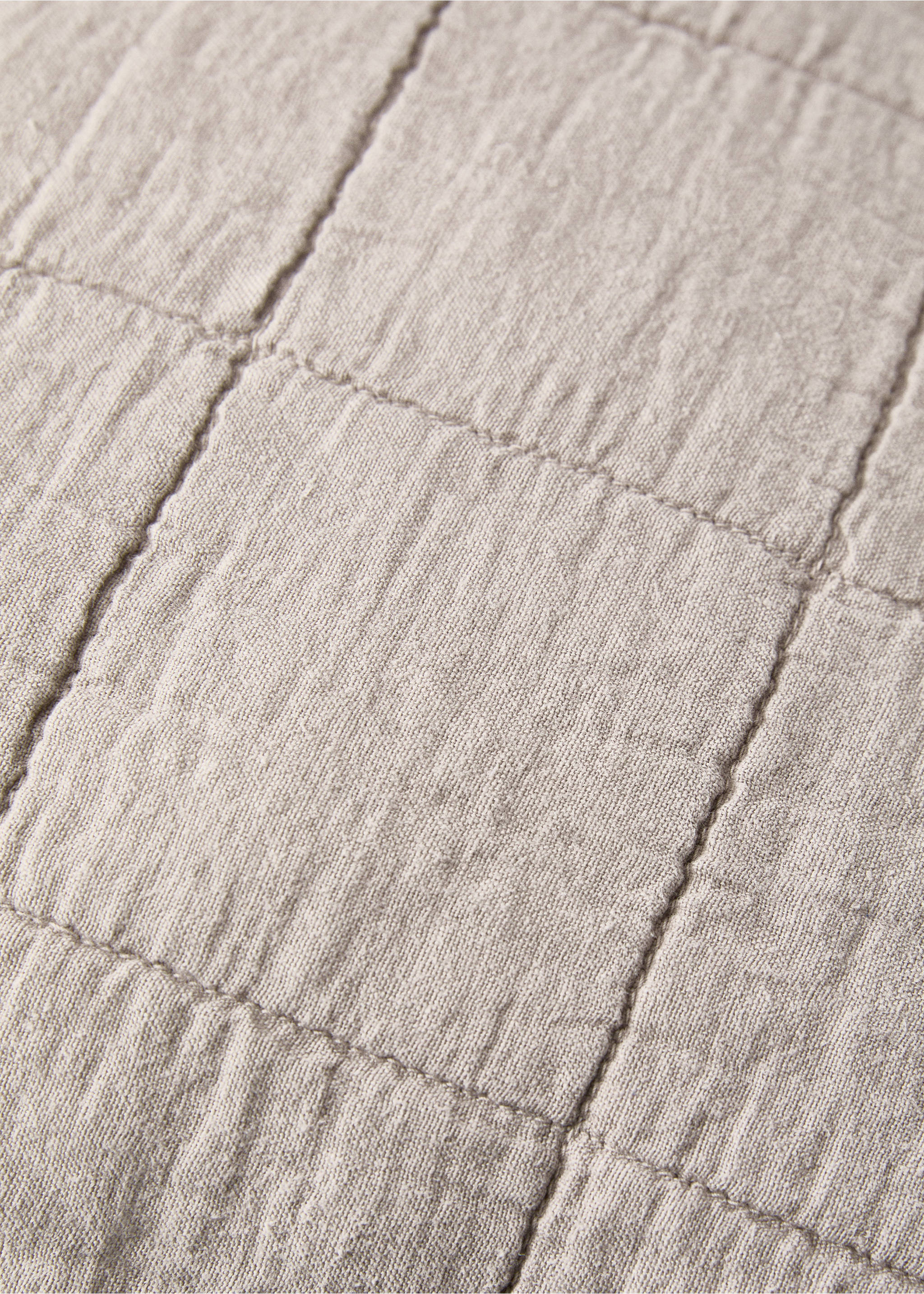 Linen-cotton garment-dyed children's bed cushion cover, 40x40 cm - Details of the article 4, Medium Brown. Ref: 17071541-00.