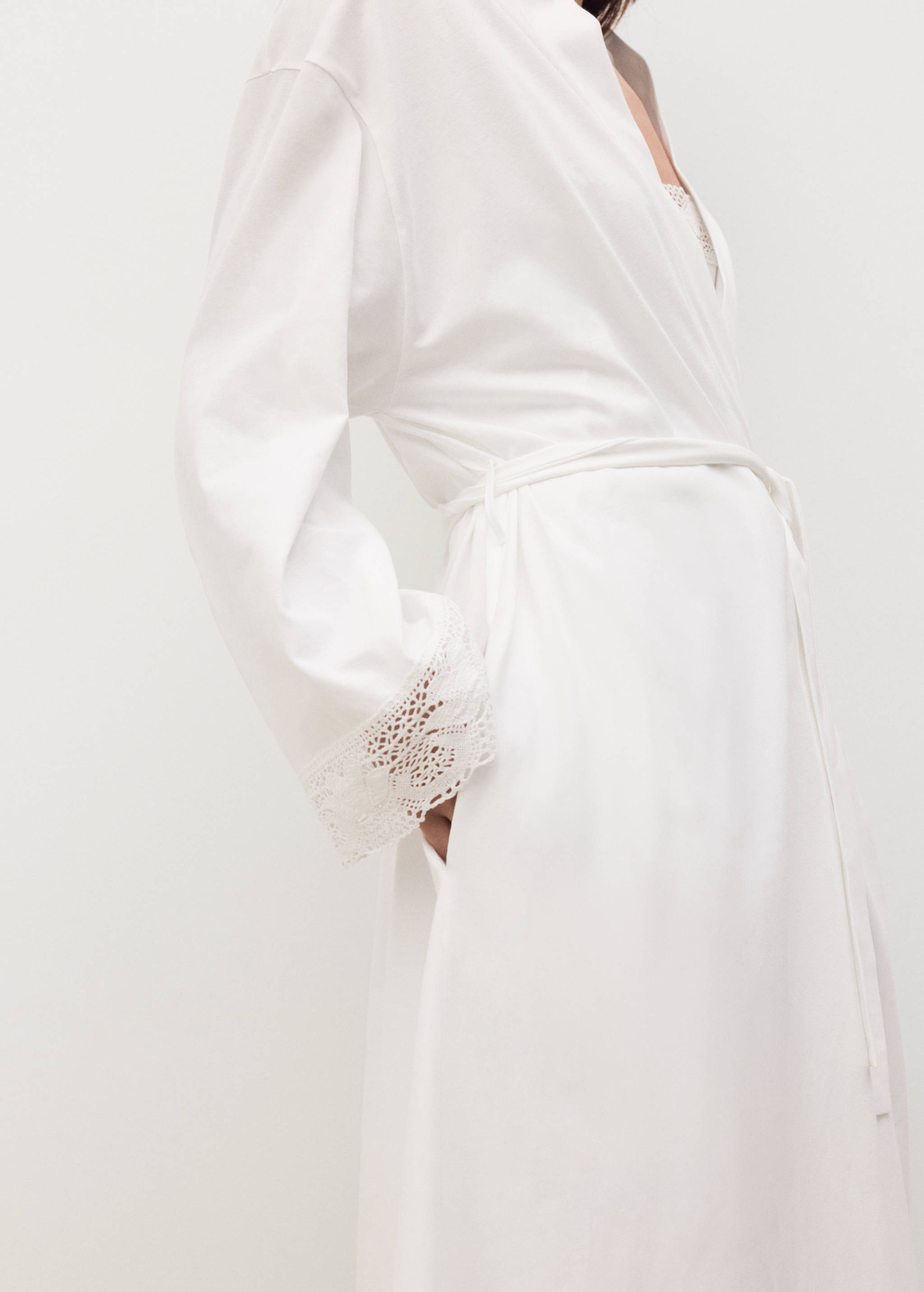 Cotton robe with lace - Details of the article 6