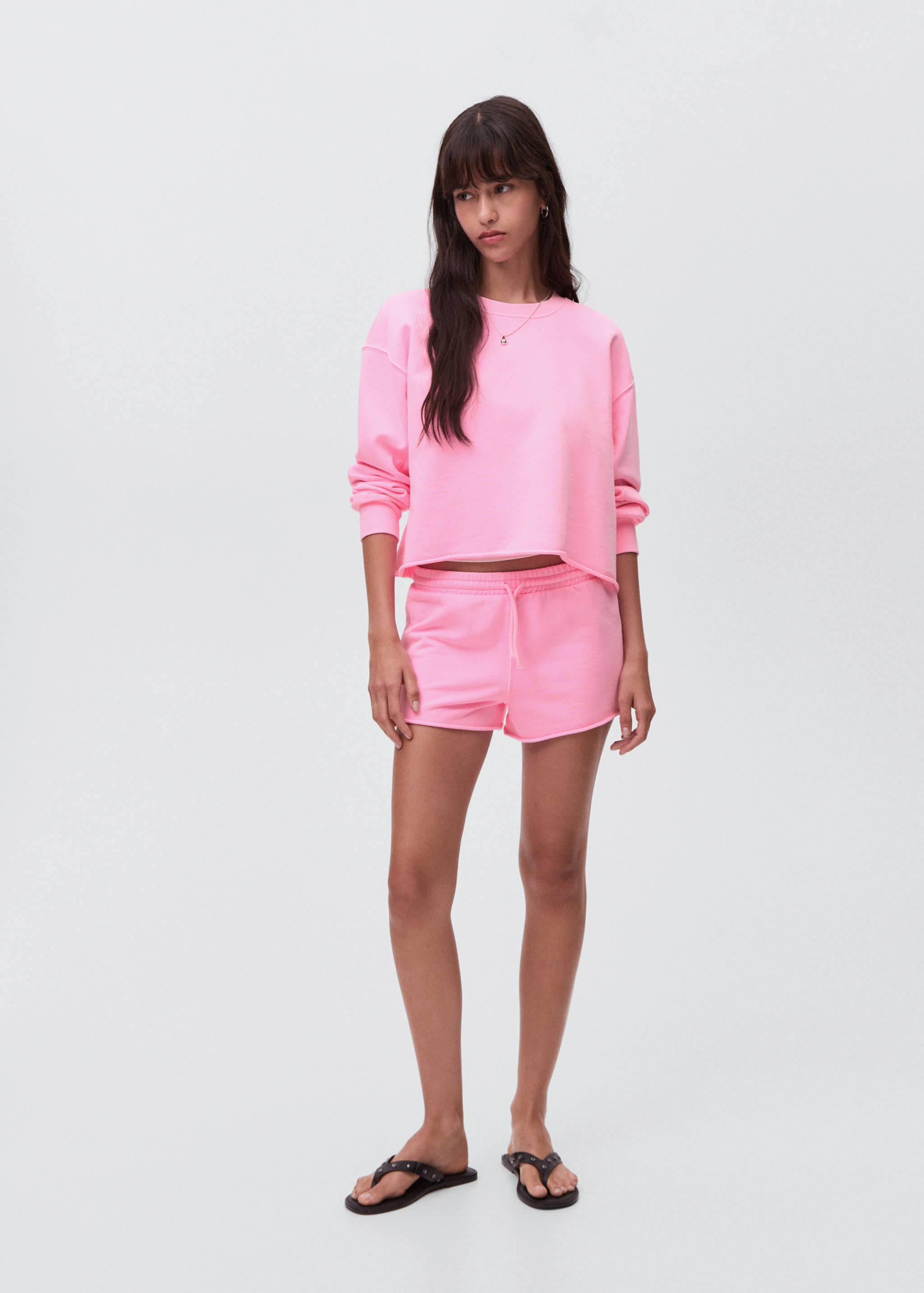 Sweatshirt com acabamento sem costura - Plano geral