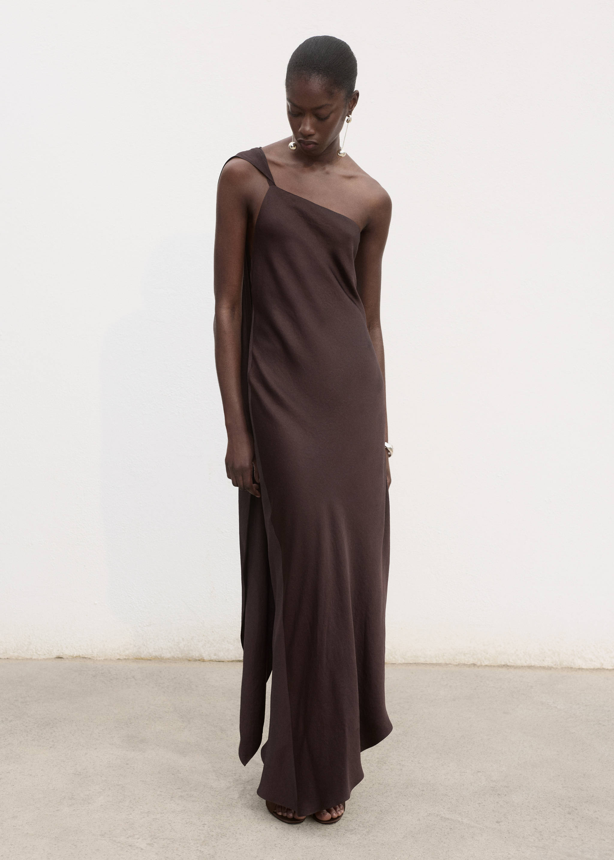Asymmetrical satin dress - General plane