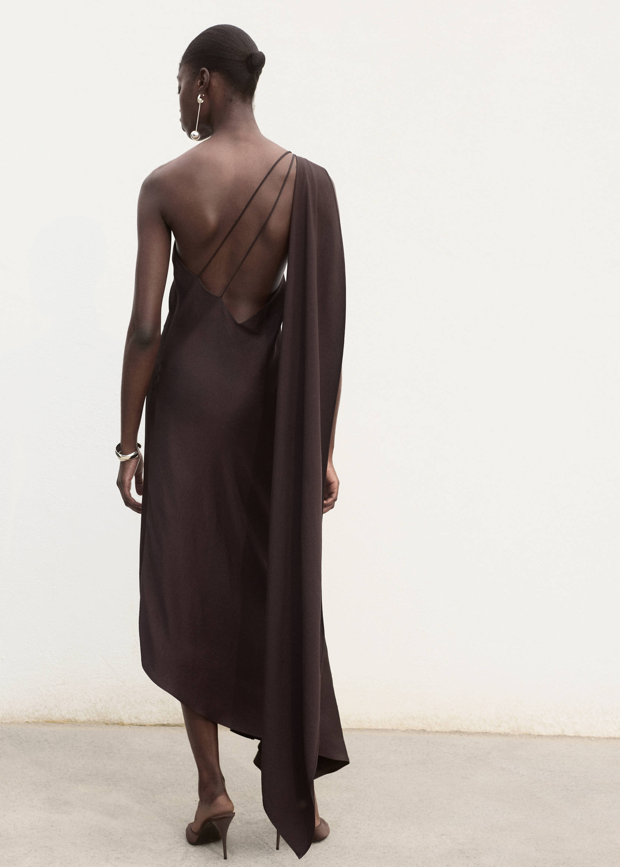 Asymmetrical satin dress - Reverse of the article