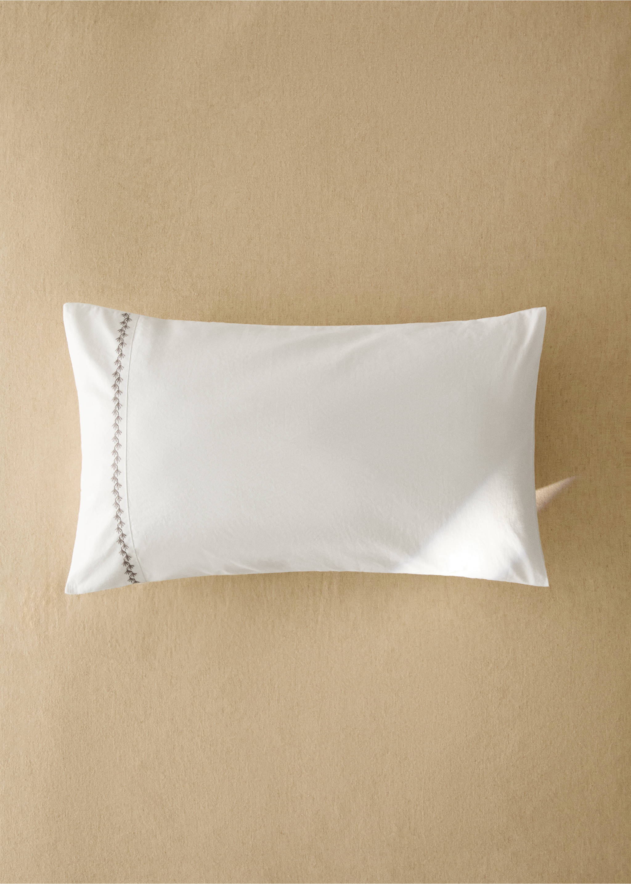 200-thread count percale cotton pillowcase in with embroidered detail for cot - General plane, White. Ref: 17071556-00.
