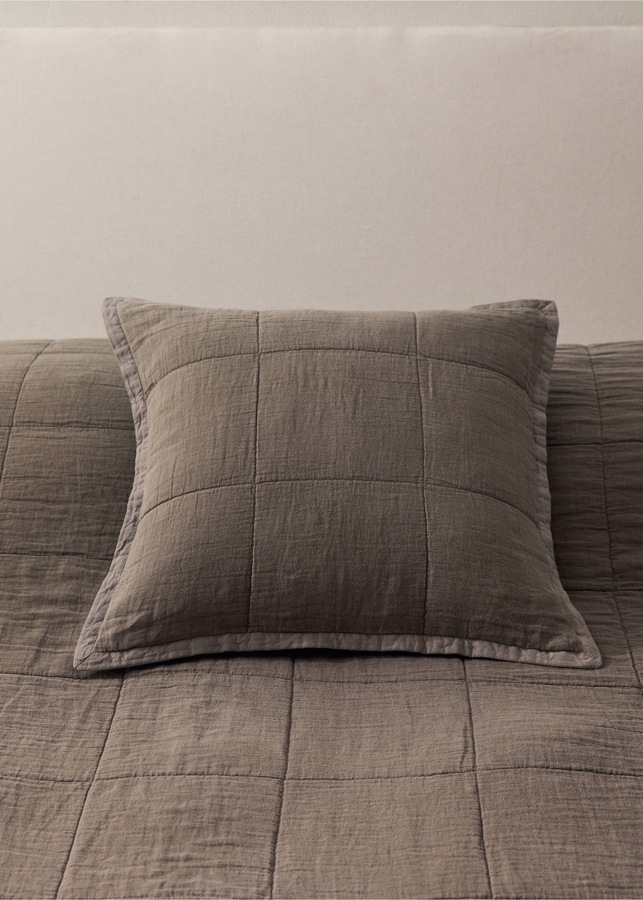 Washed linen large check cushion cover 50x50 cm - General plane, Medium Brown. Ref: 17071560-00.