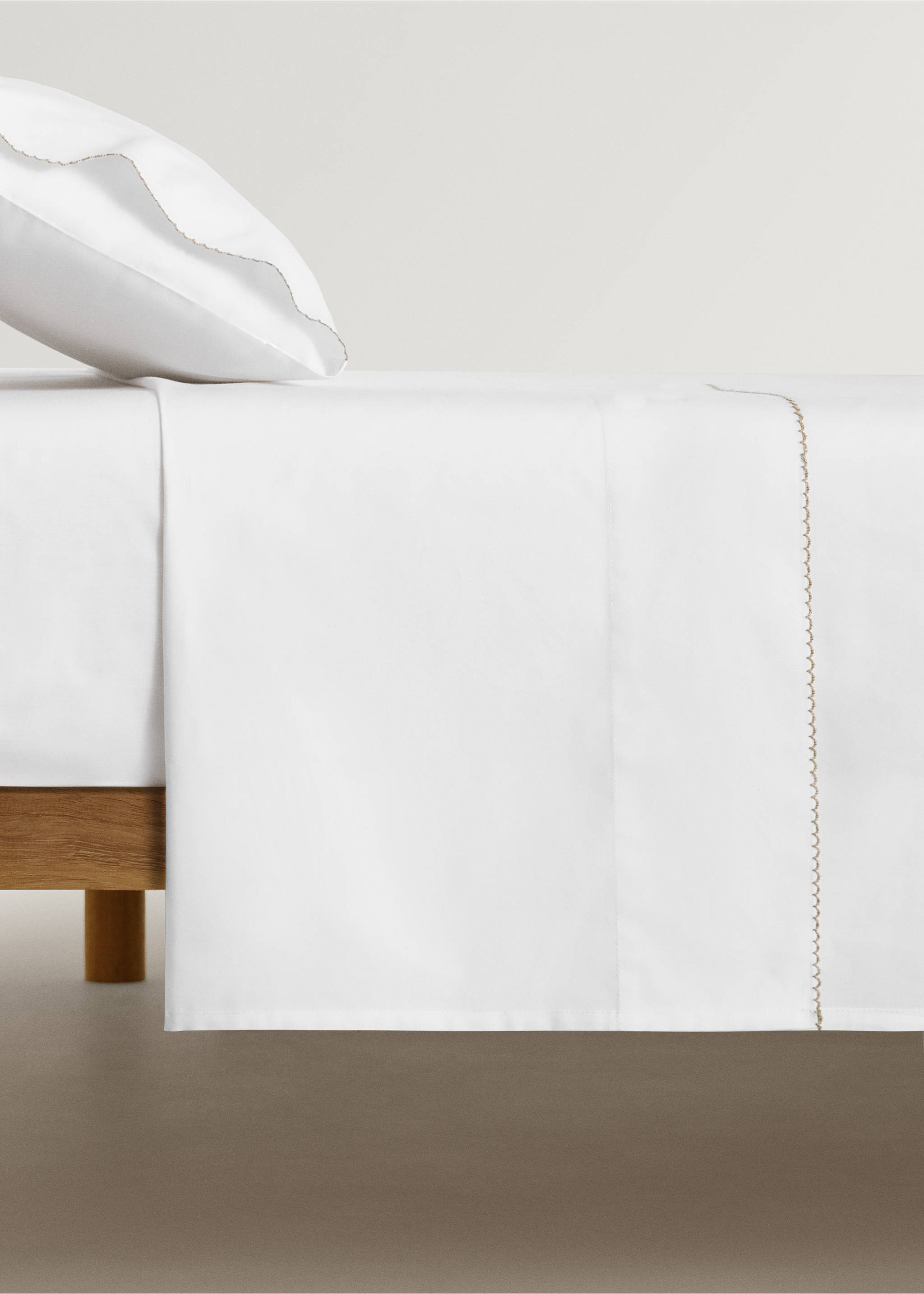Cotton percale top sheet with picueta detail for cot - Article without model, White. Ref: 17071562-00.