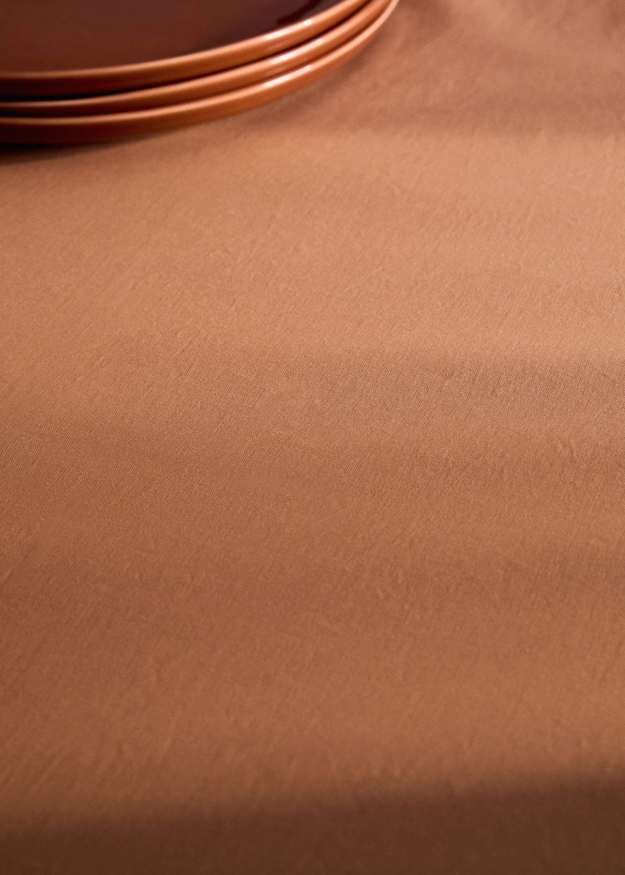 Resin-coated cotton tablecloth with overlock stitching for 6 to 8 diners - Details of the article 7