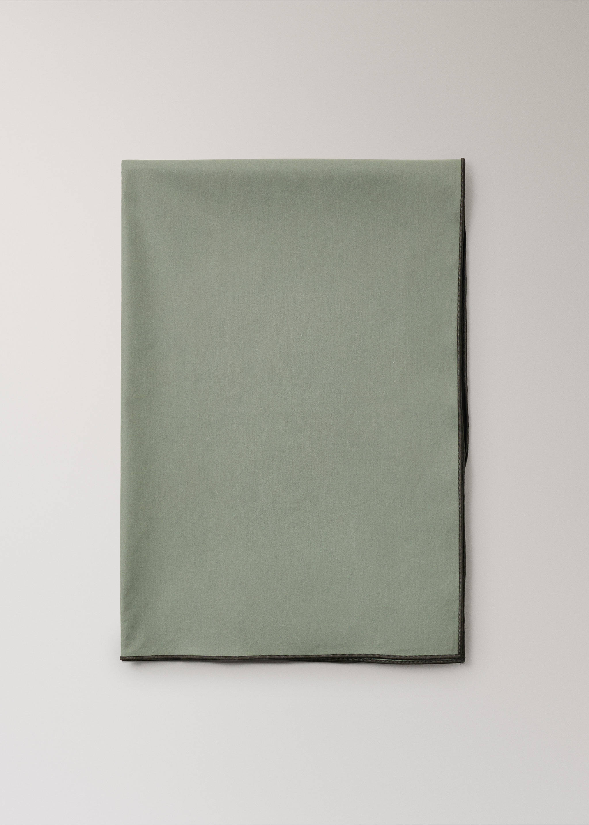 Resin-coated cotton tablecloth with overlock stitching for 6 to 8 diners - Article without model, Medium Green. Ref: 17071585-00.