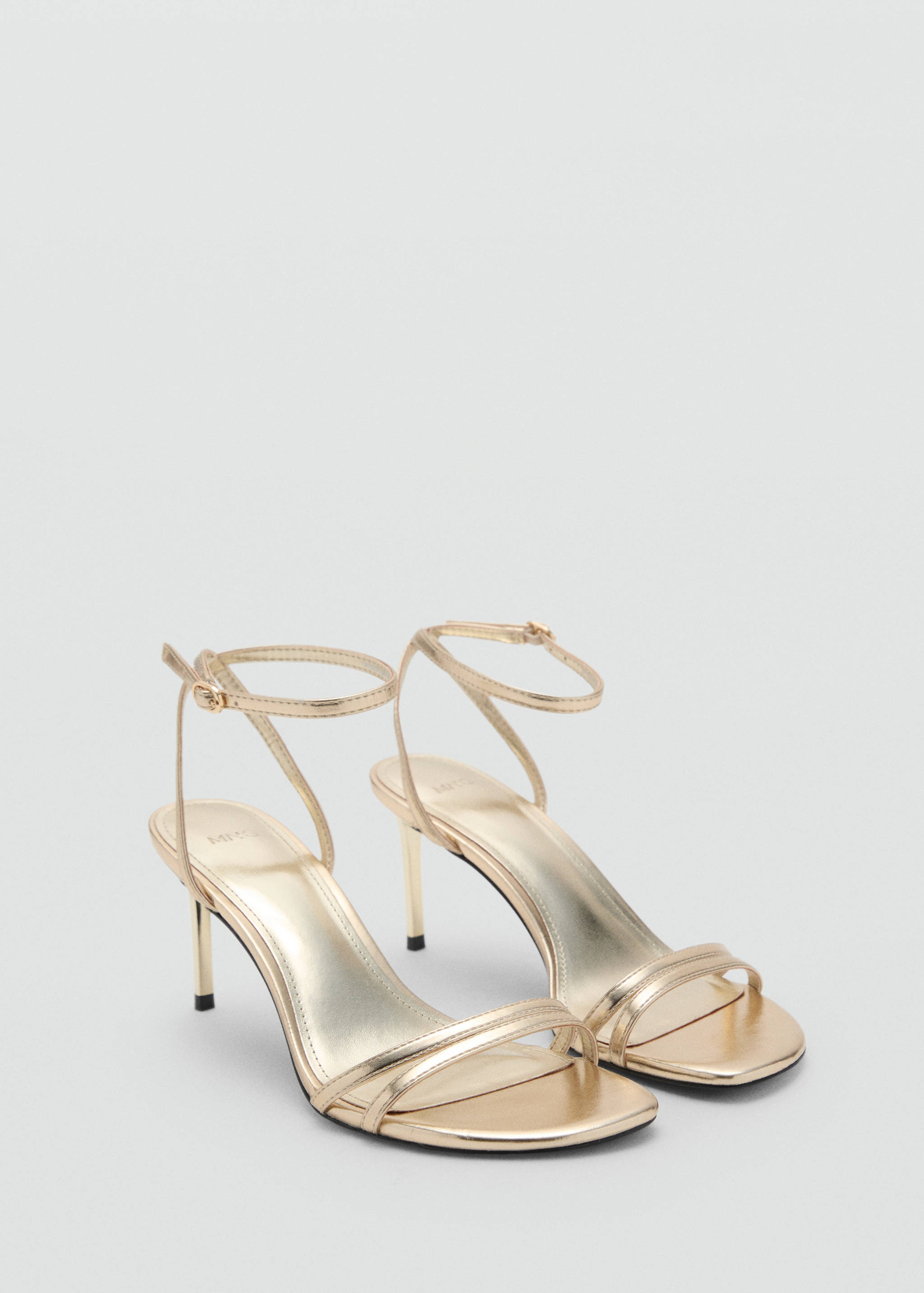 Heeled sandals with straps - Medium plane