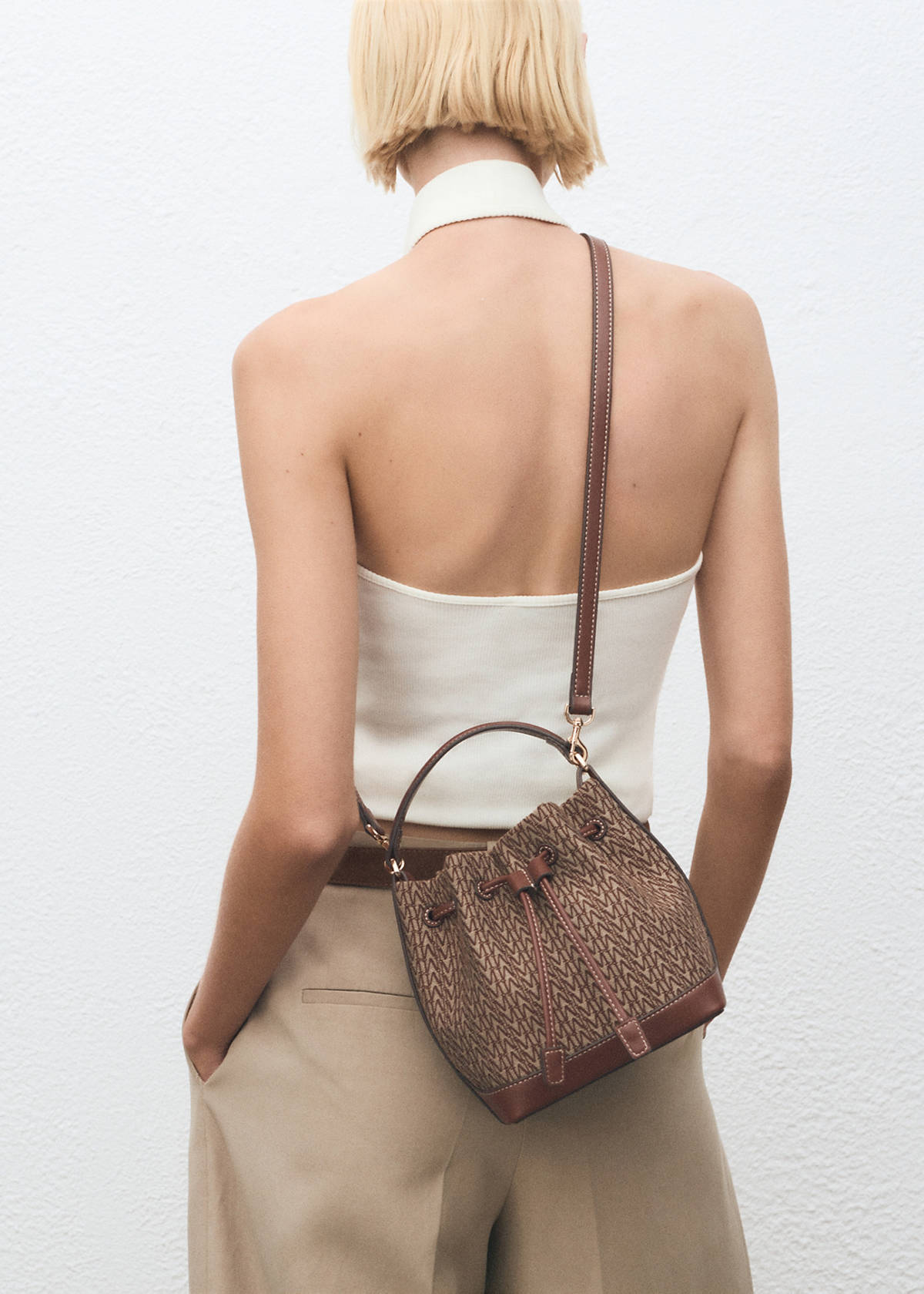 Jacquard bucket bag with logo — Chocolate