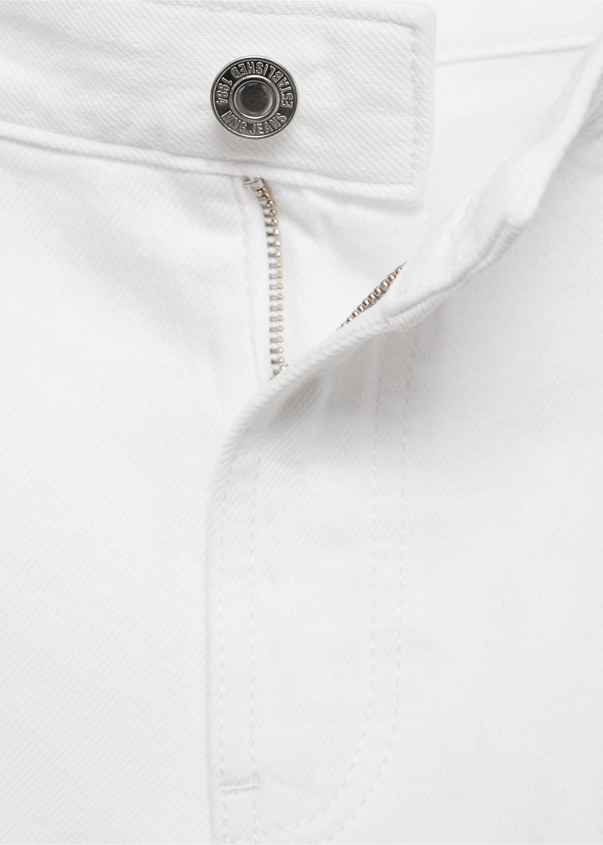 磨损边缘和褶皱牛仔布短裤 - null, 白色. Ref: 17072899-00.