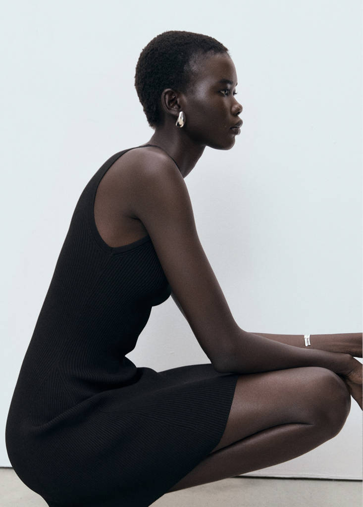 Fitted sweater dress — Black