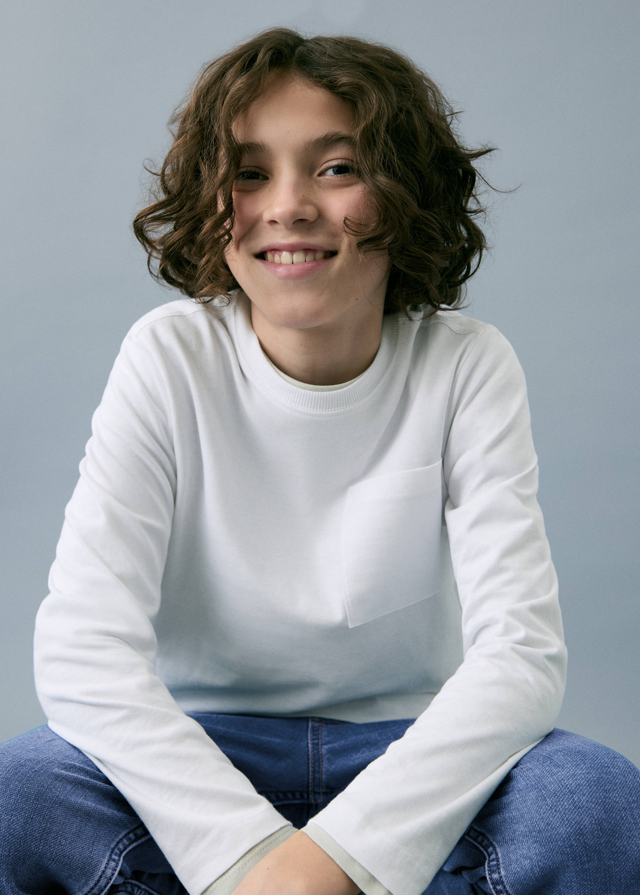 Long-sleeved t-shirt with pocket - Details of the article 1