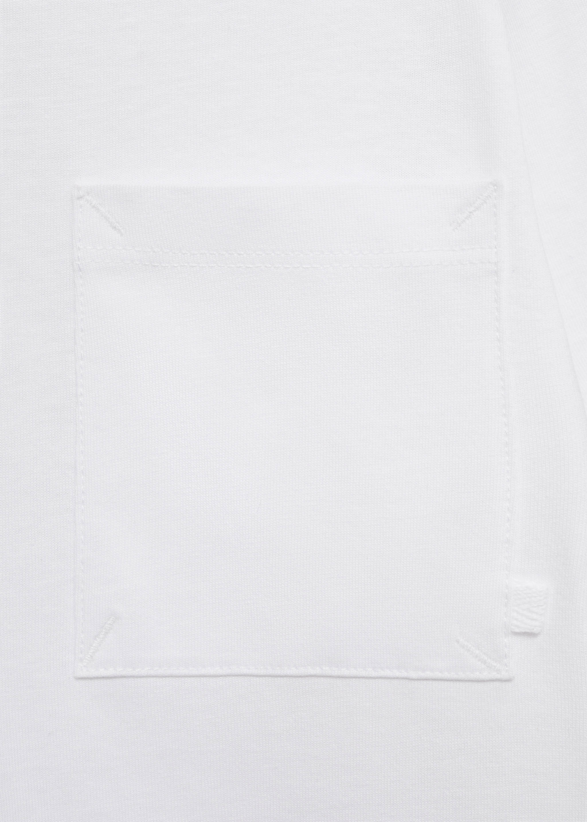 Long-sleeved t-shirt with pocket - Details of the article 0