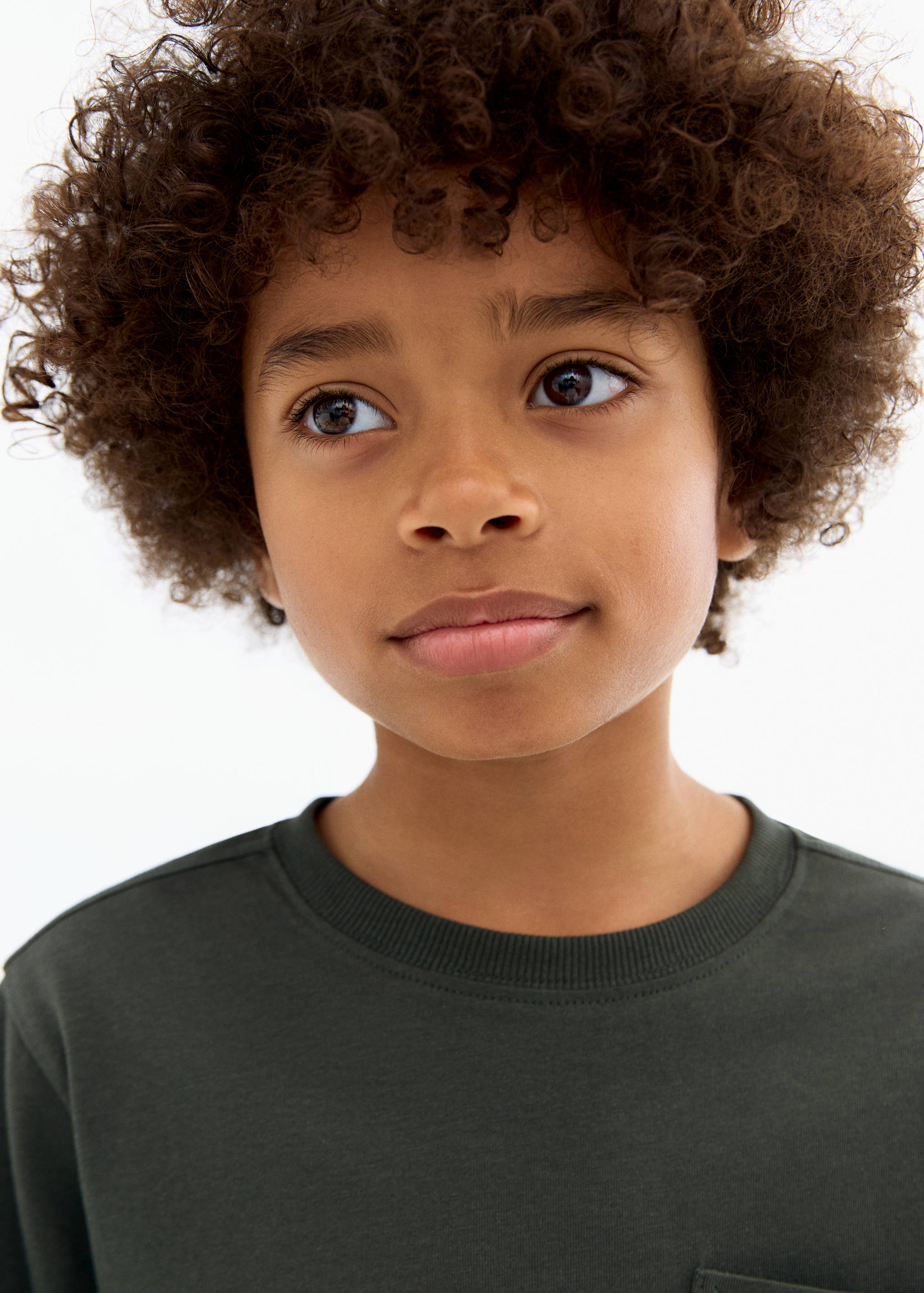 Long-sleeved t-shirt with pocket - Details of the article 1