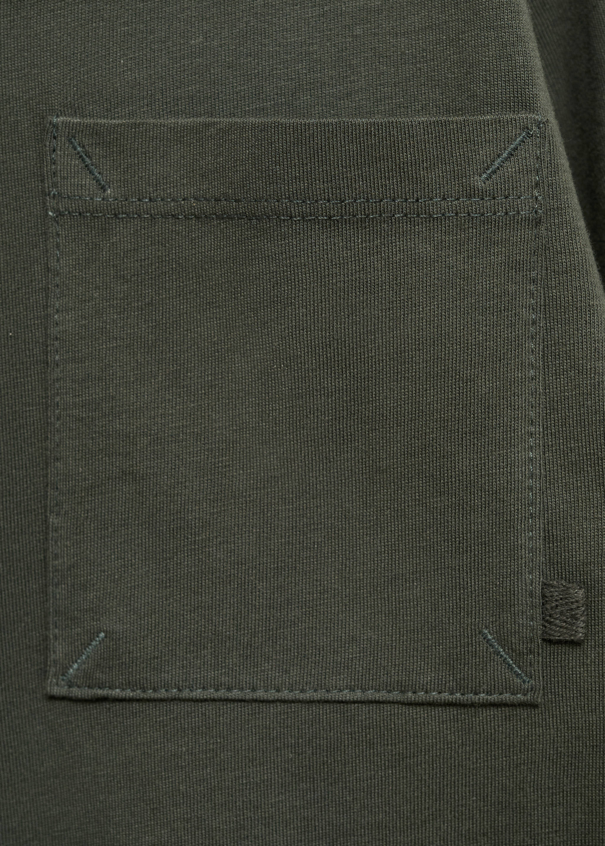 Long-sleeved t-shirt with pocket - Details of the article 0