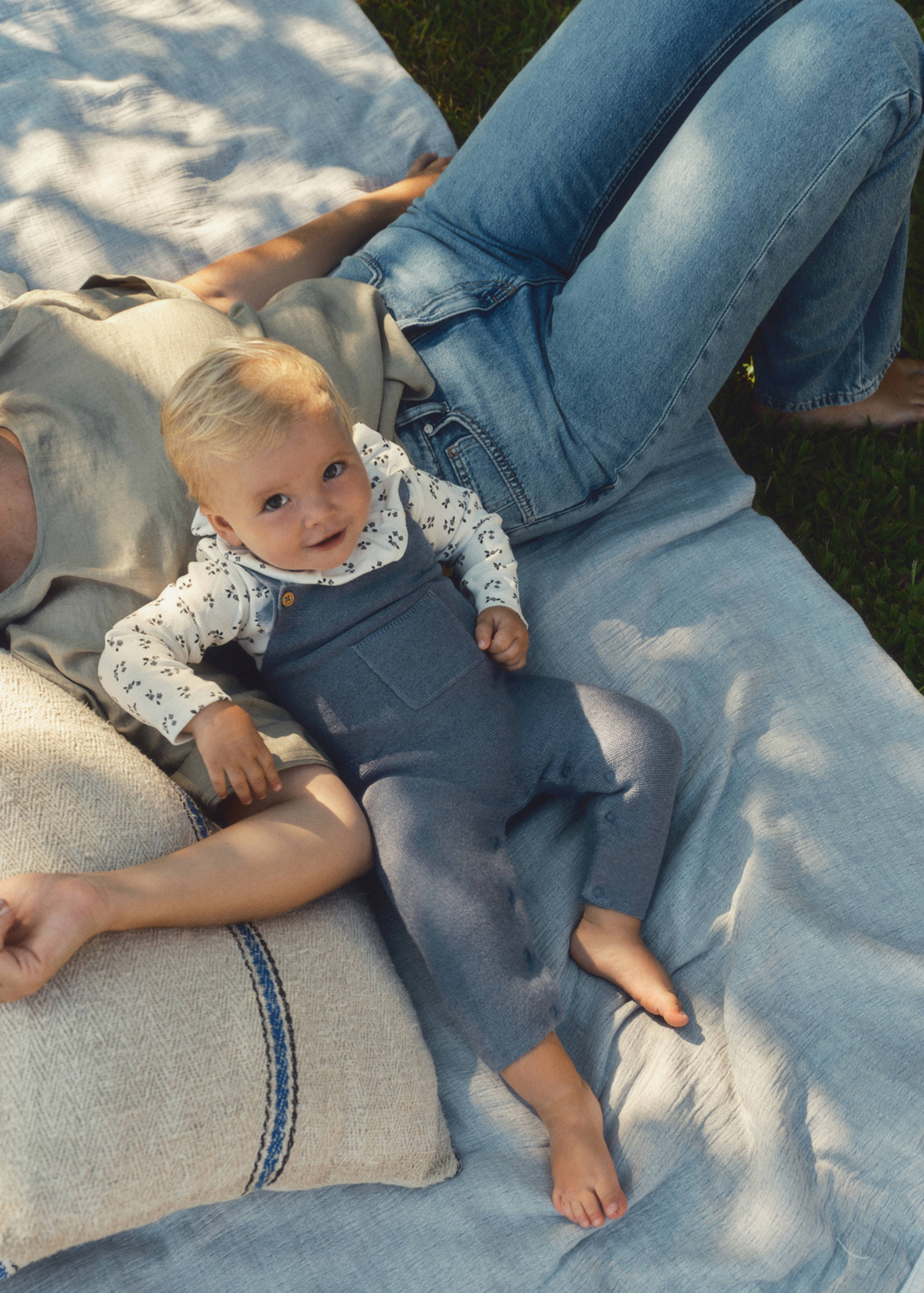 Long knitted dungarees - Details of the article 5