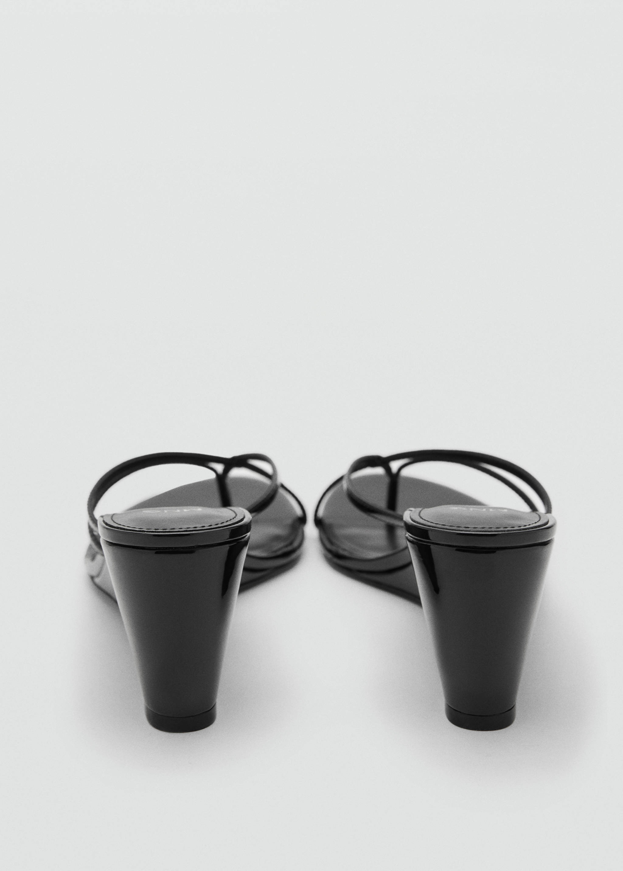 Wedge sandals with crisscross straps - Details of the article 3