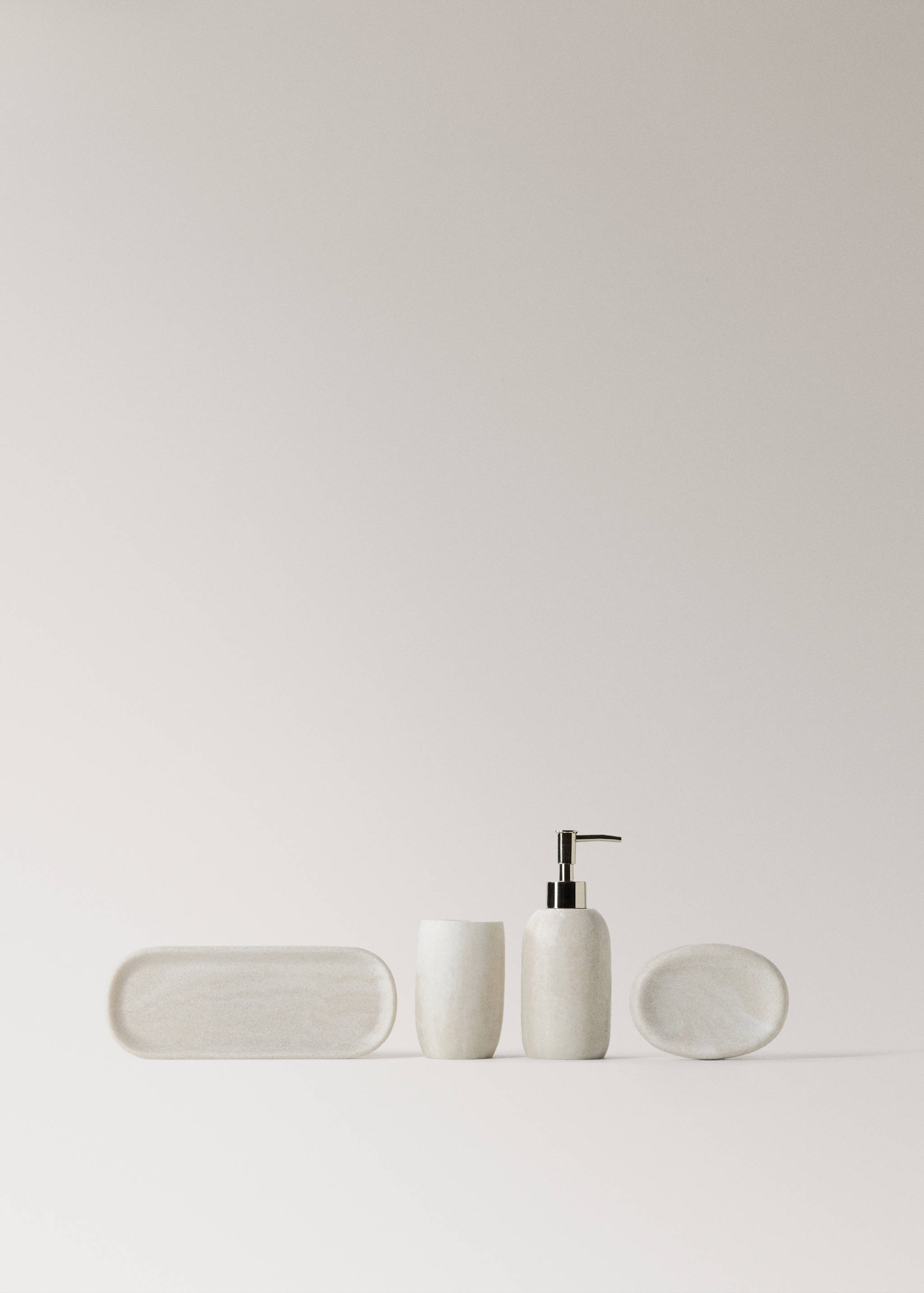 Marble-effect resin bathroom glass - Details of the article 4