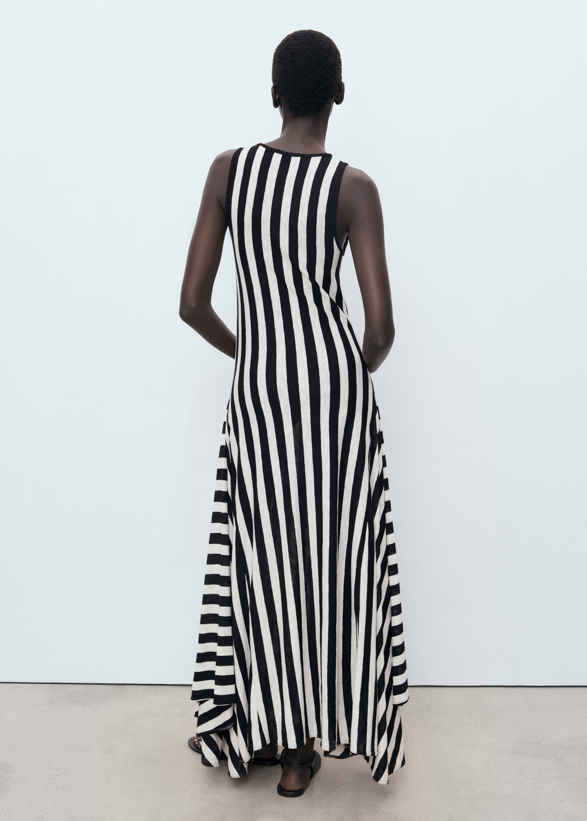 Robe en maille bas asymétrique - Verso de l’article