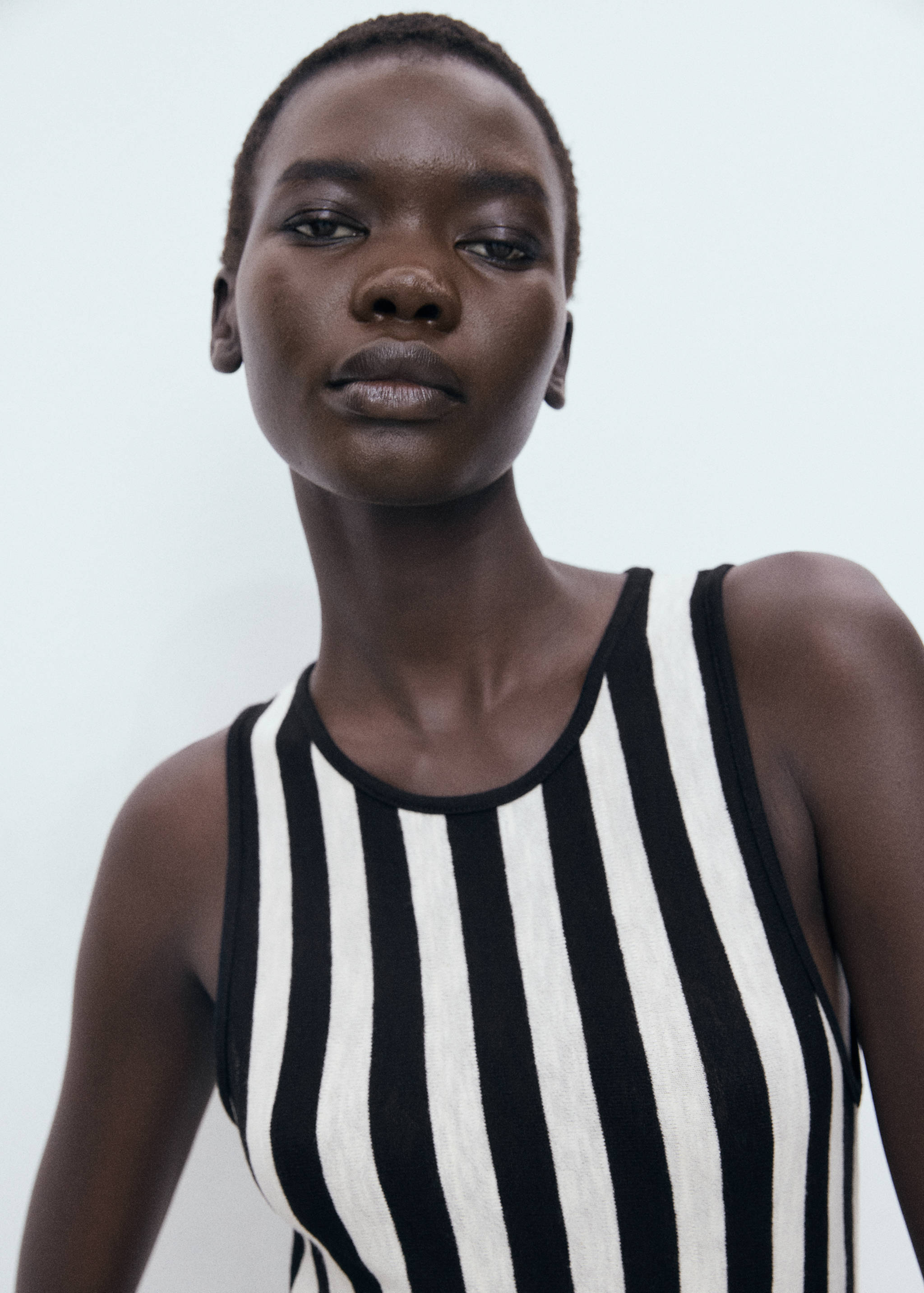 Robe en maille bas asymétrique - Détail de l'article 1