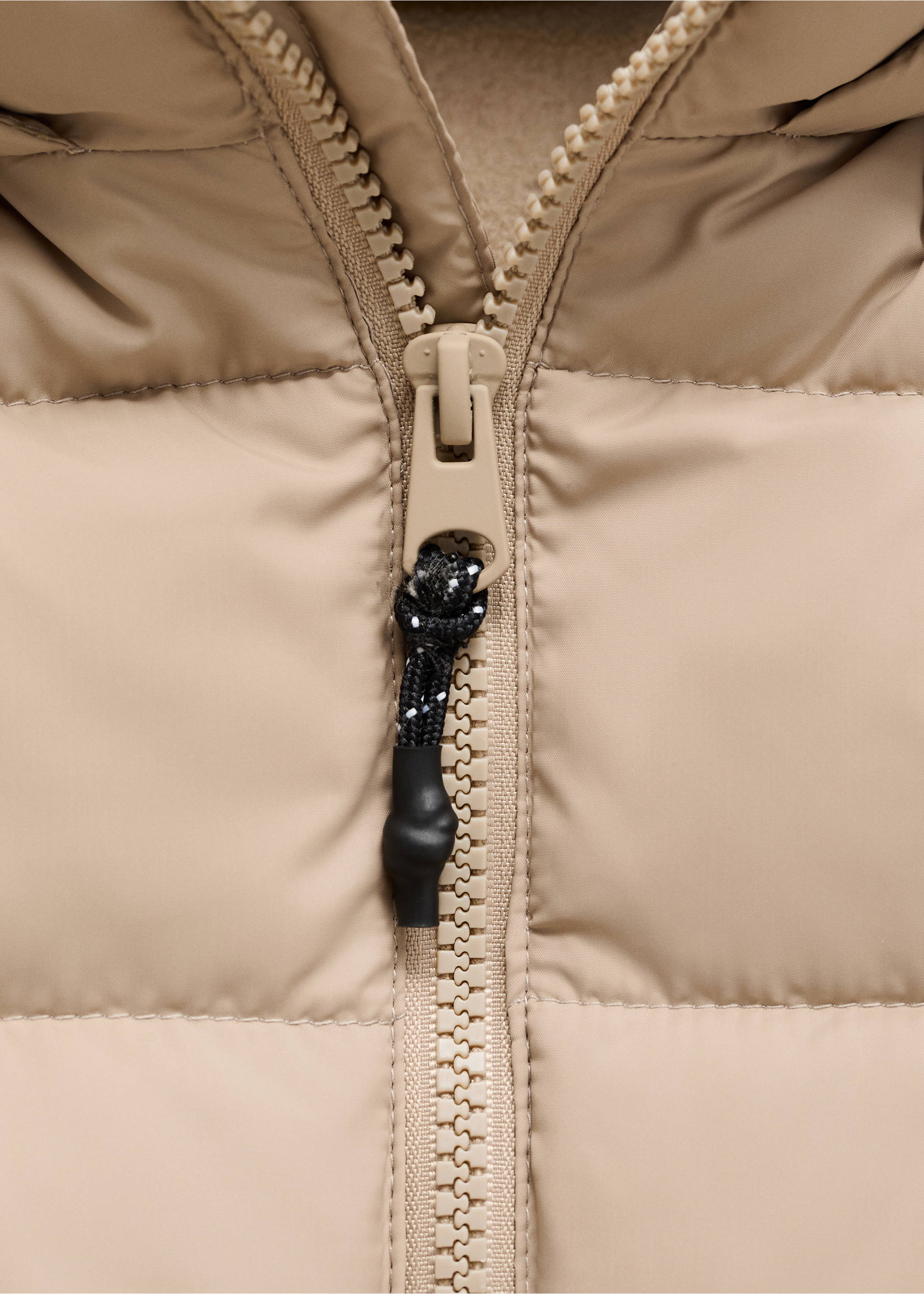 Hooded liner quilted coat - Details of the article 8, Vanilla. Ref: 17073271-00.
