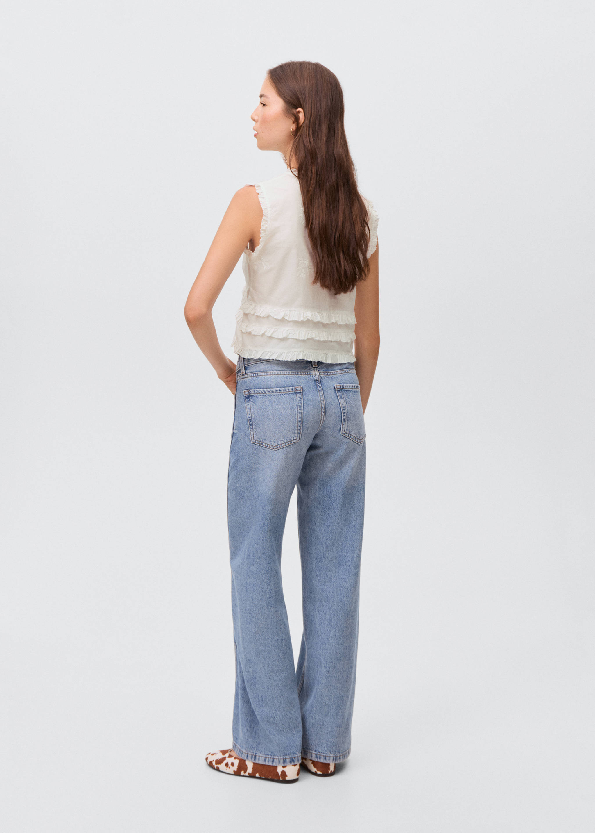 Ruffled embroidered blouse - Reverse of the article