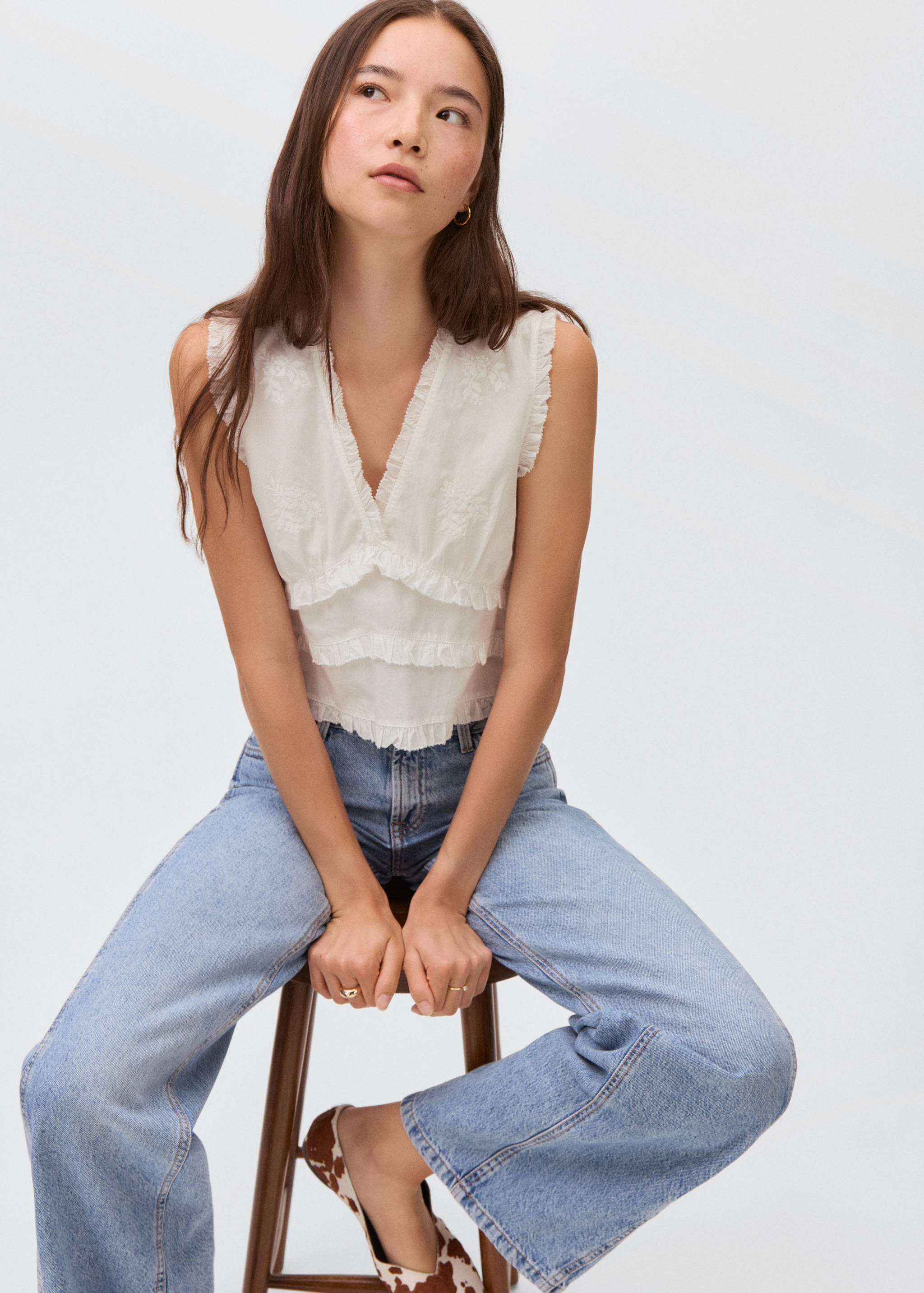 Ruffled embroidered blouse - Details of the article 2