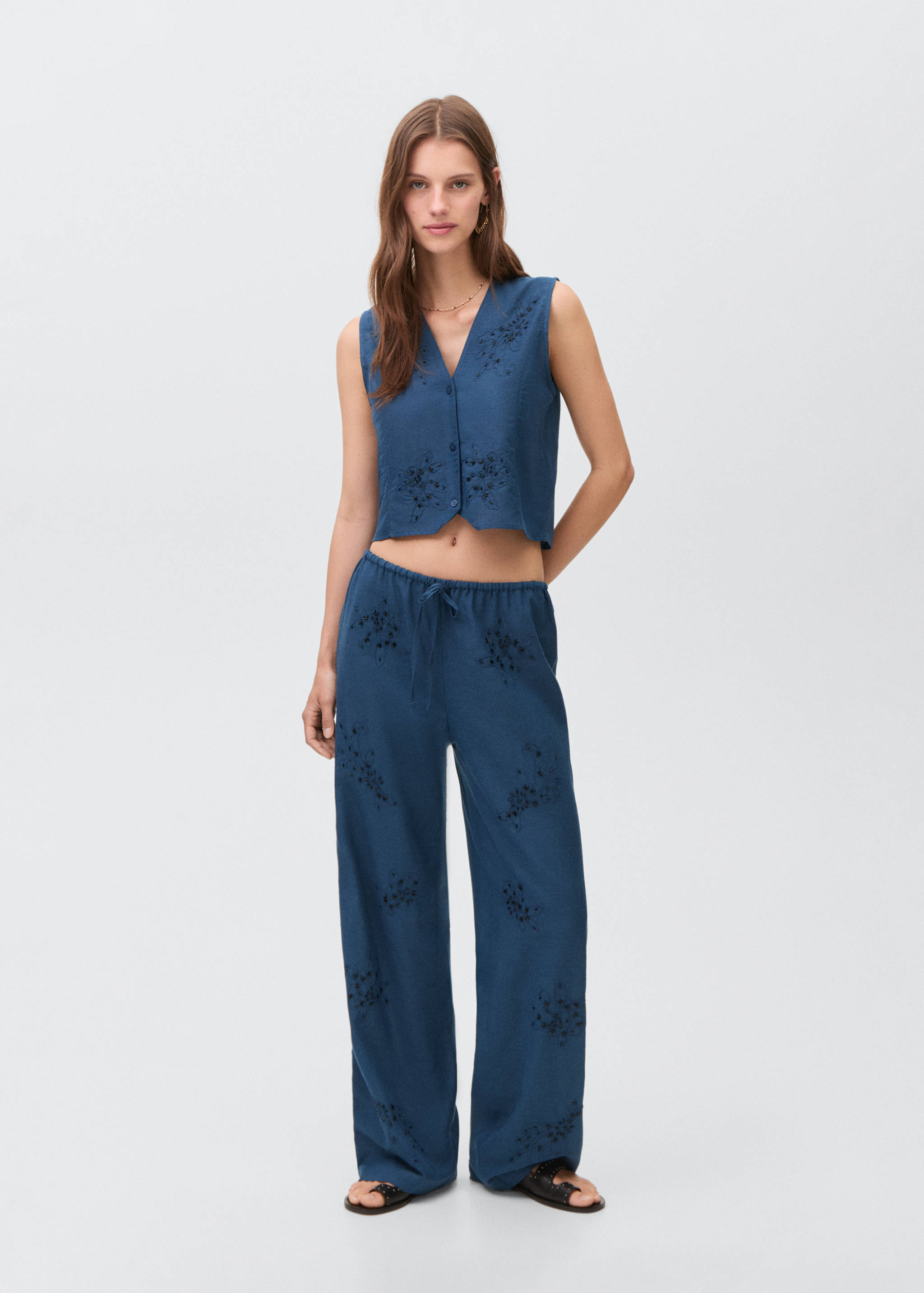 صدرية مطرزة من الكتان - رؤية عامة