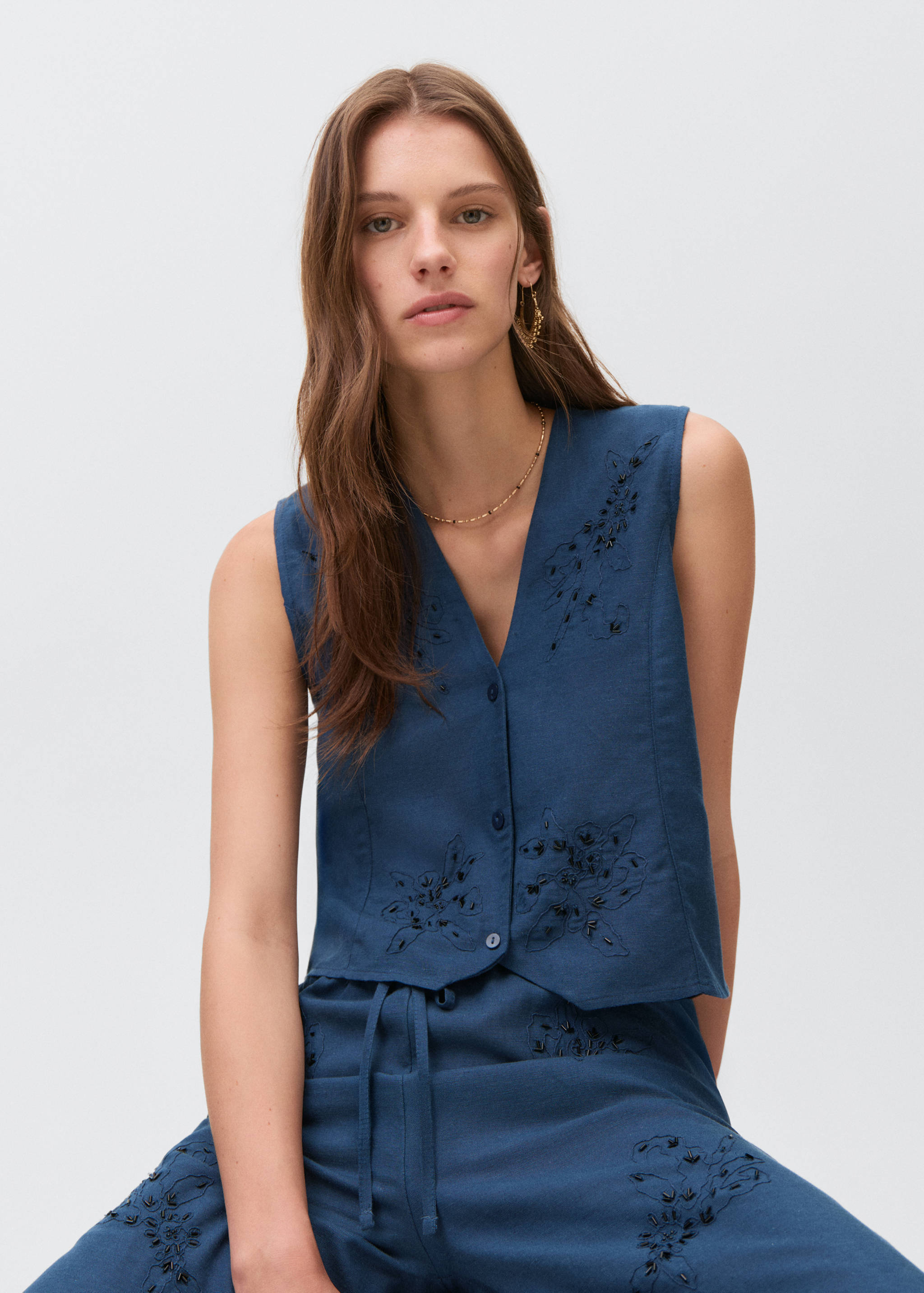 صدرية مطرزة من الكتان - تفاصيل المنتج 2