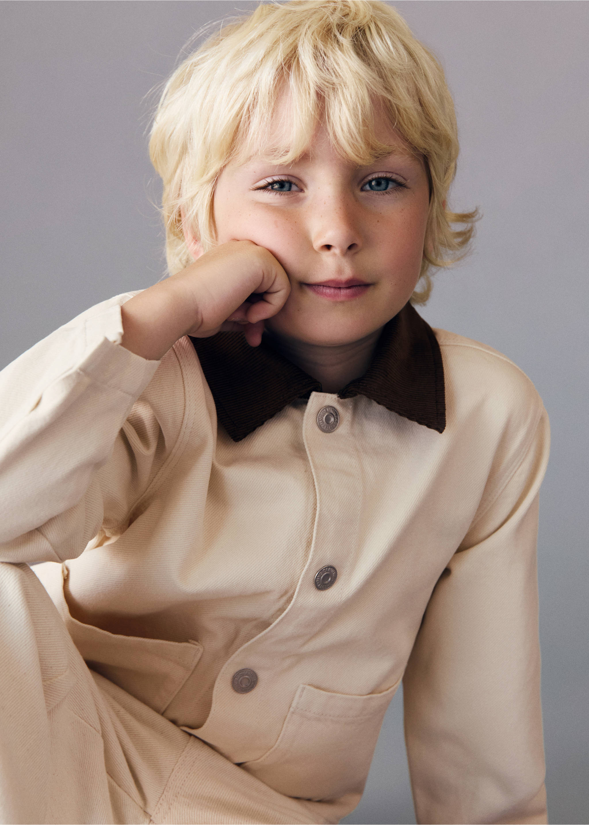 Off-white jacket with a brown corduroy collar and metal buttons., Sand. Ref: 17073303-00.
