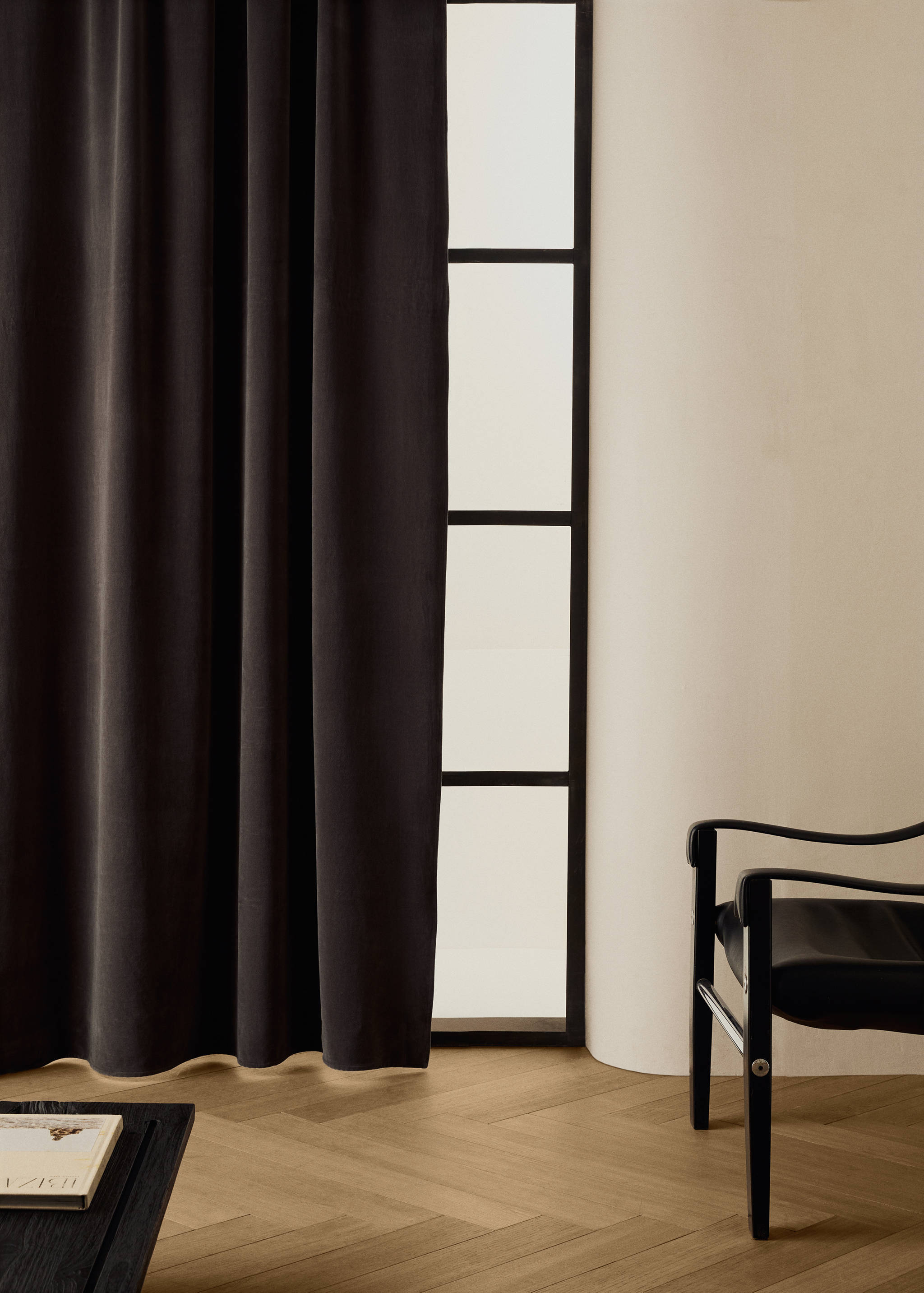 High-opacity velvet curtain - General plane