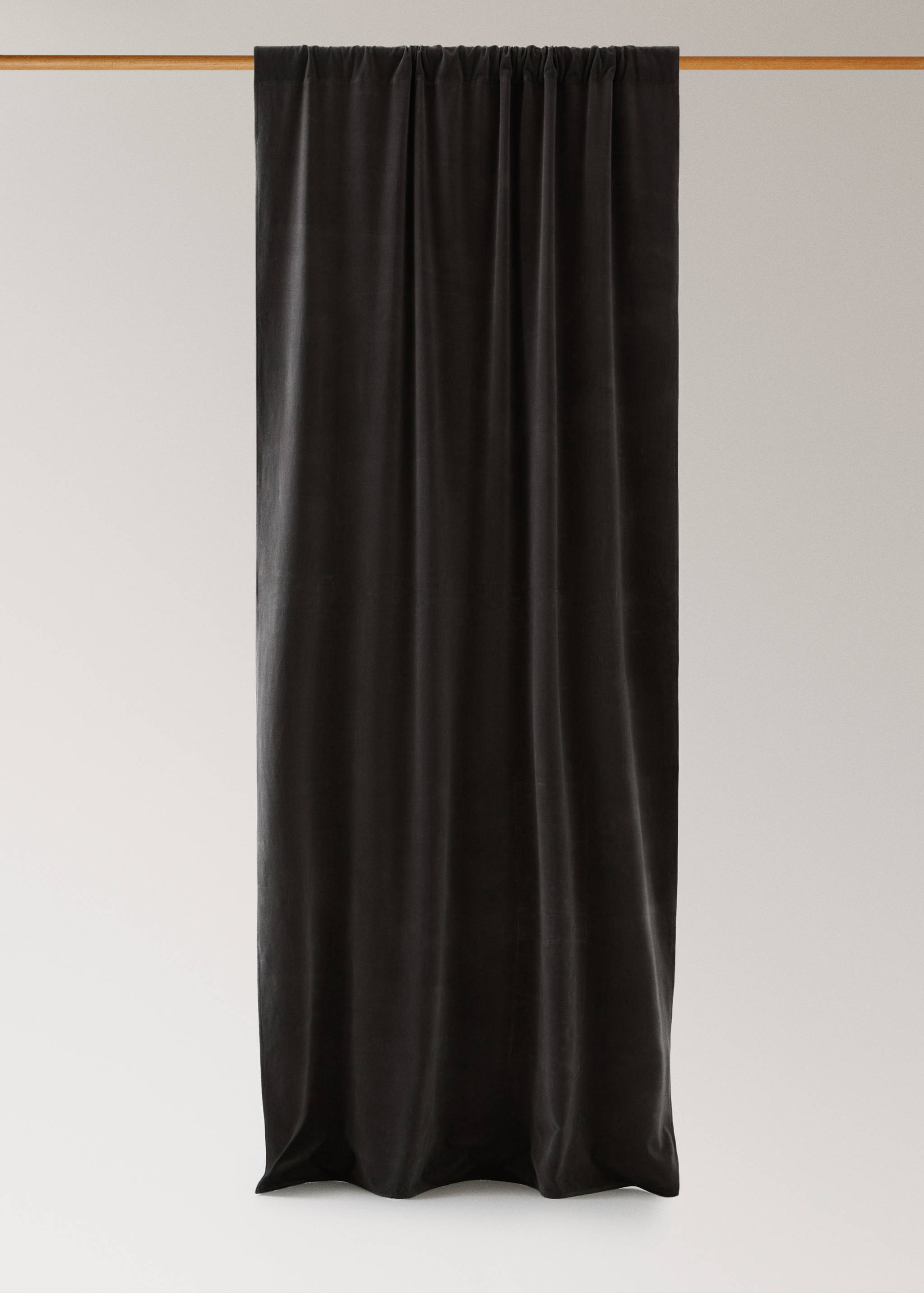 High-opacity velvet curtain - Article without model