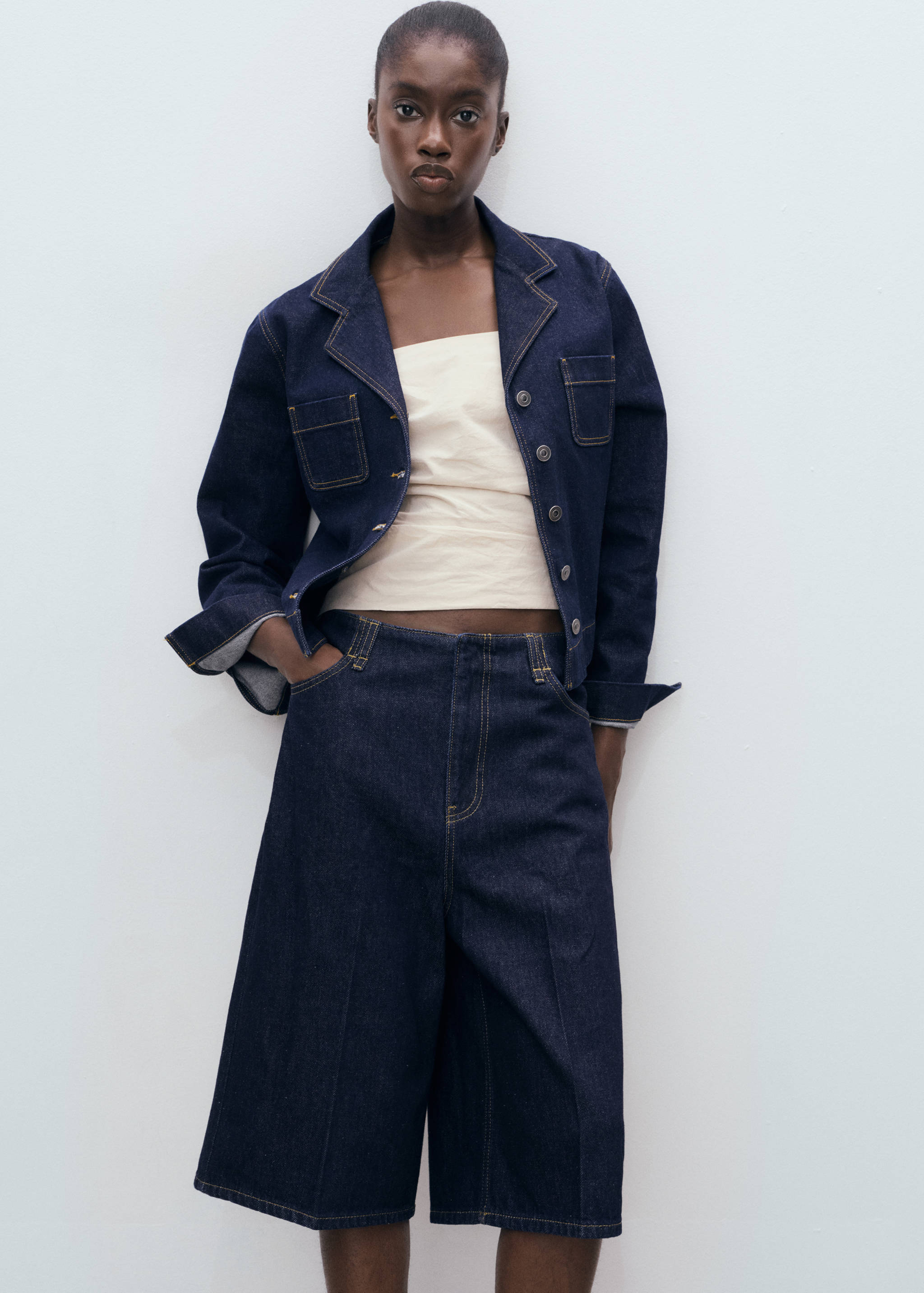 Mid-rise denim bermuda jorts - Details of the article 2