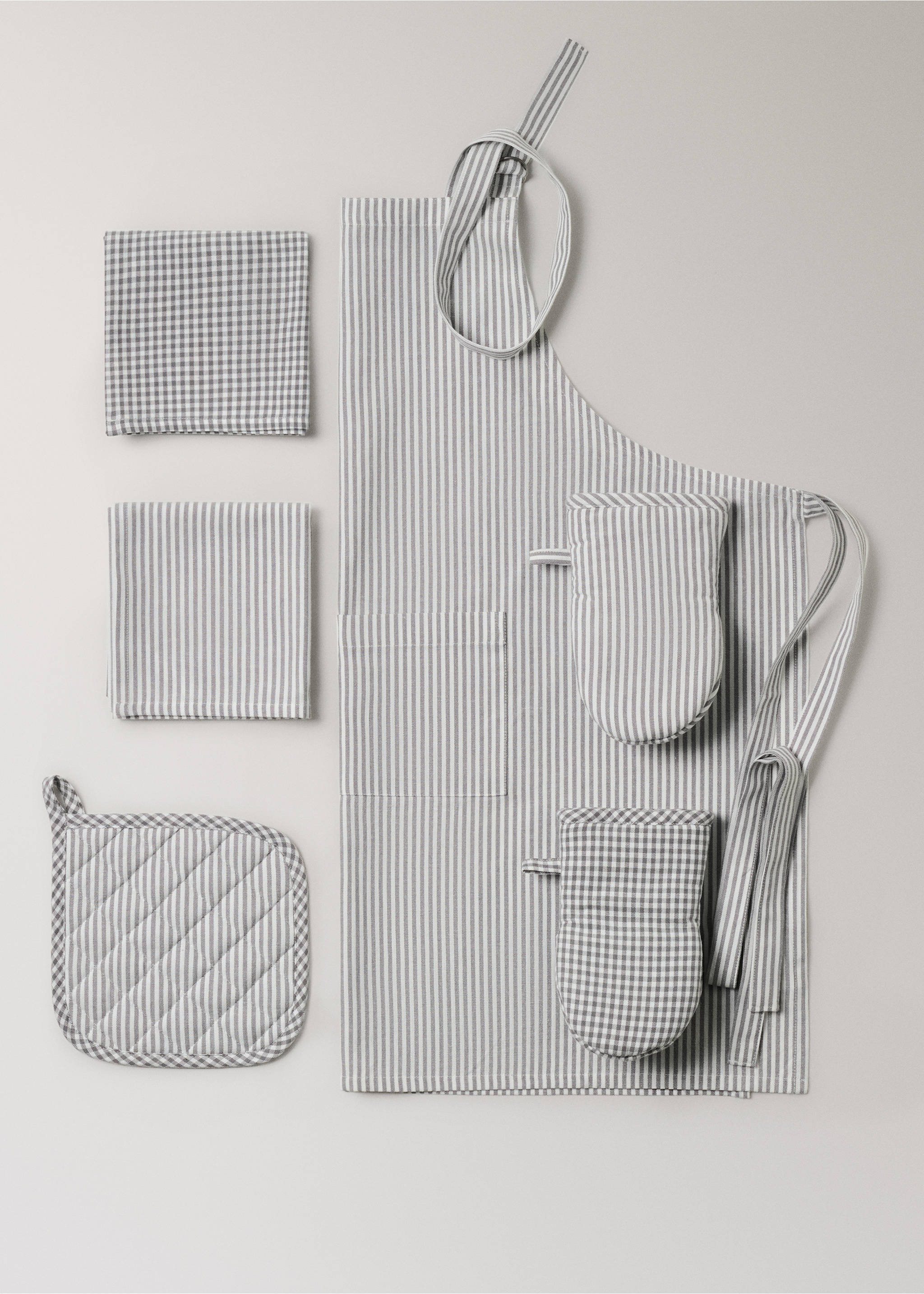 Cotton check kitchen potholder - Details of the article 3, Medium Grey. Ref: 17073327-00.