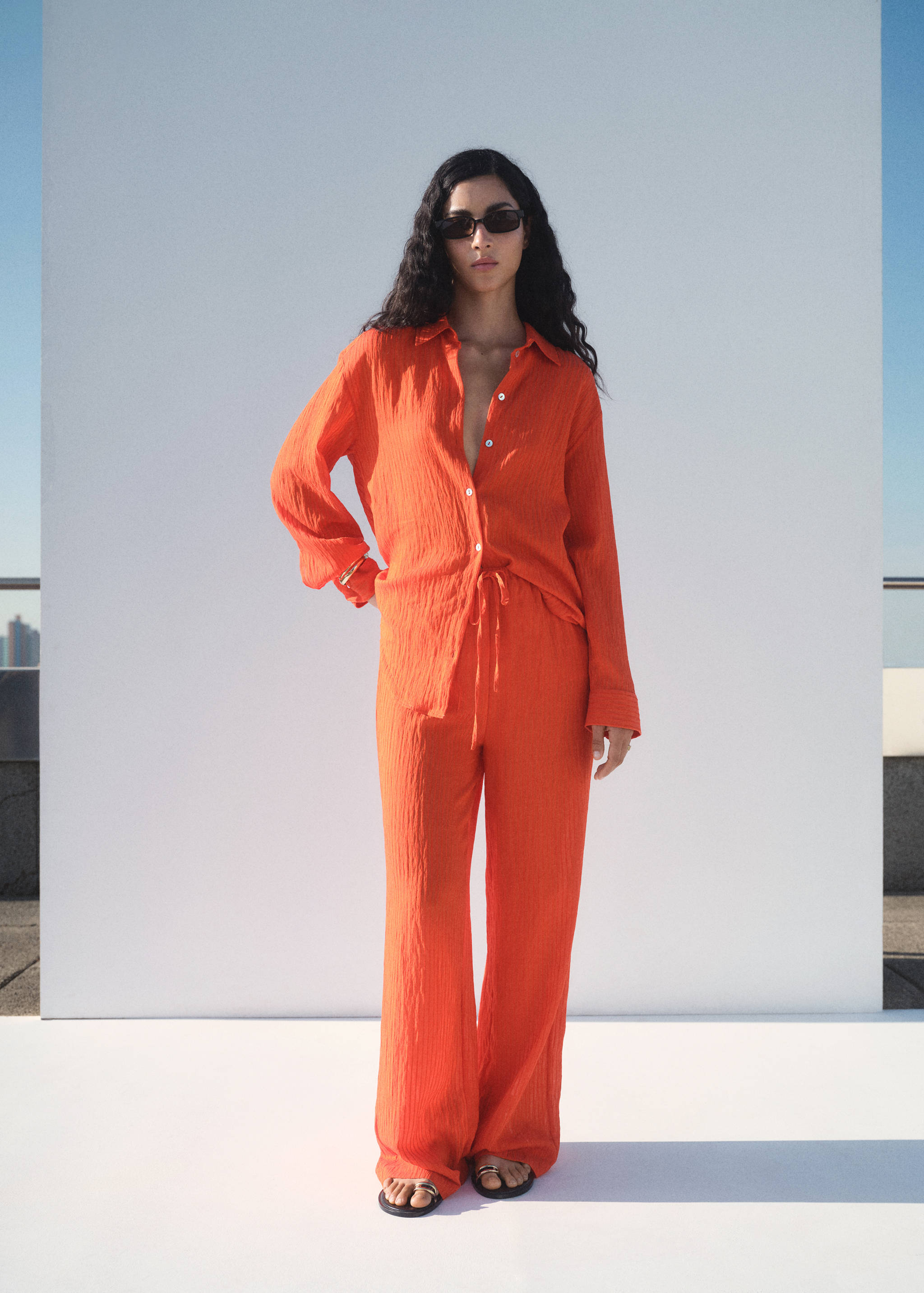 Egyenes szárú, gyűrött hatású nadrág - Általános sík