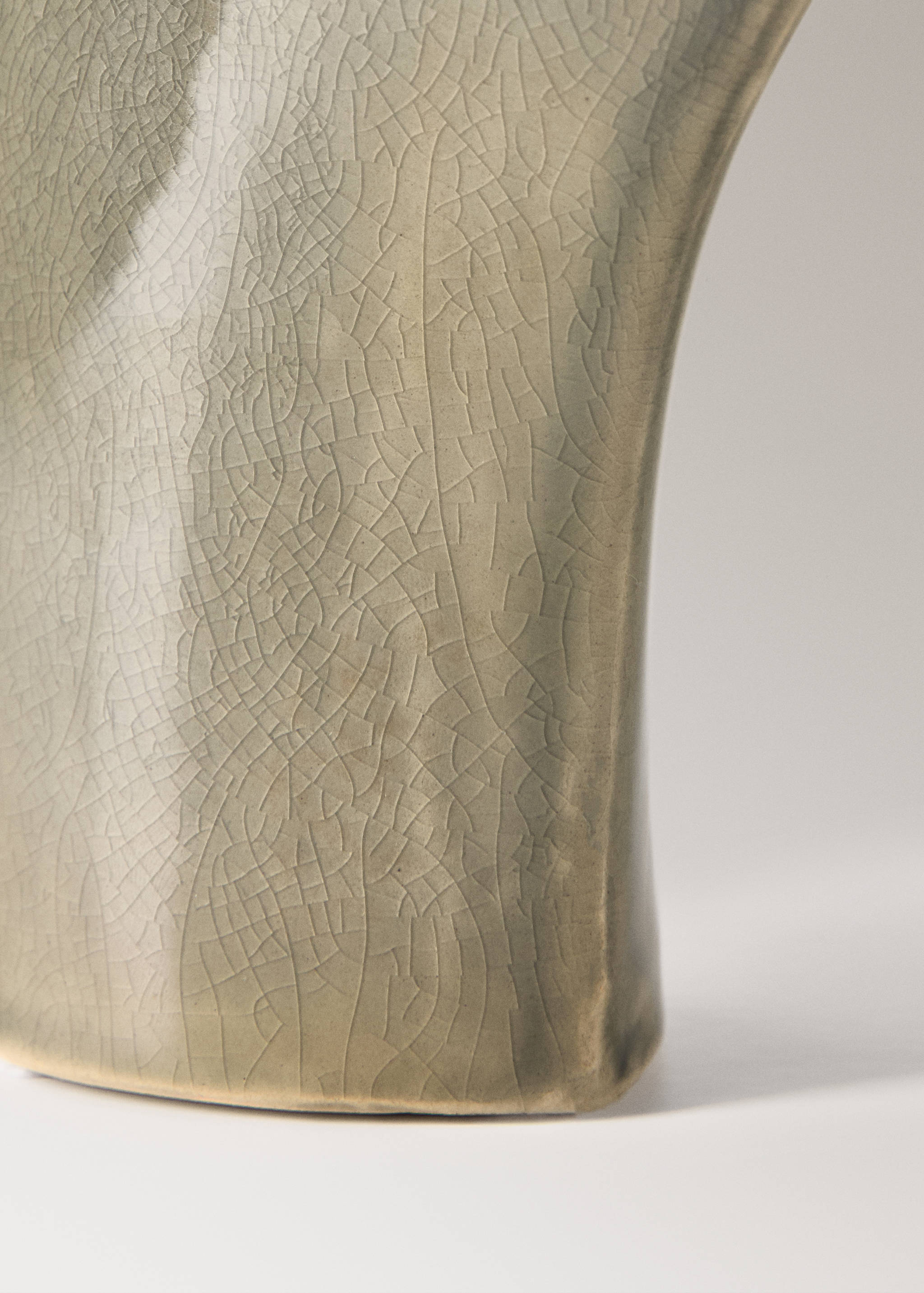 Small stoneware vase - Details of the article 2