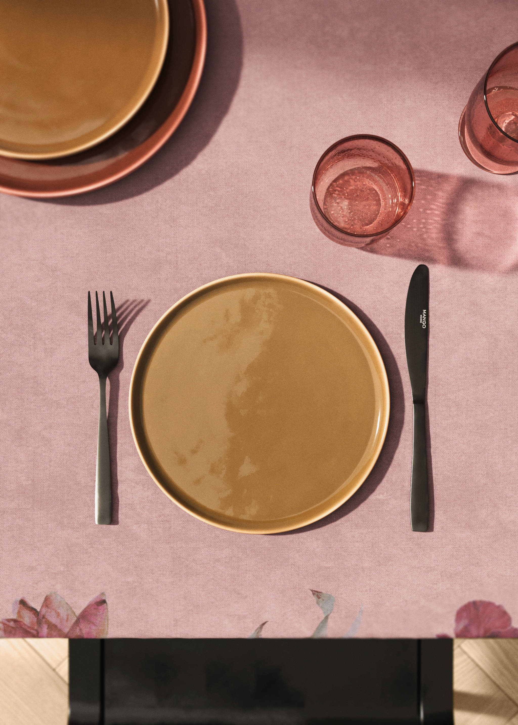 Stoneware dessert plate - General plane