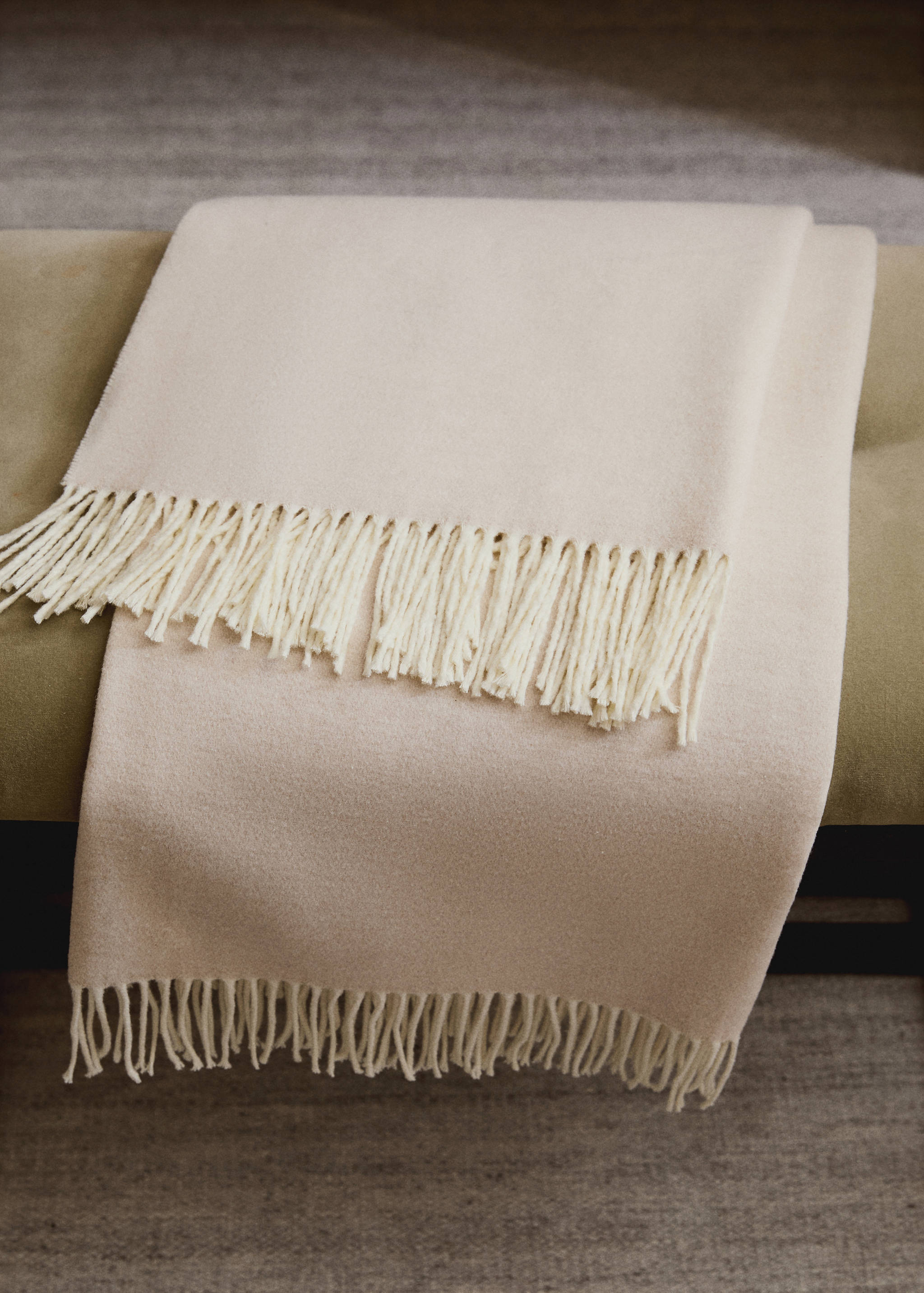 Double-sided cotton blanket with fringes - General plane