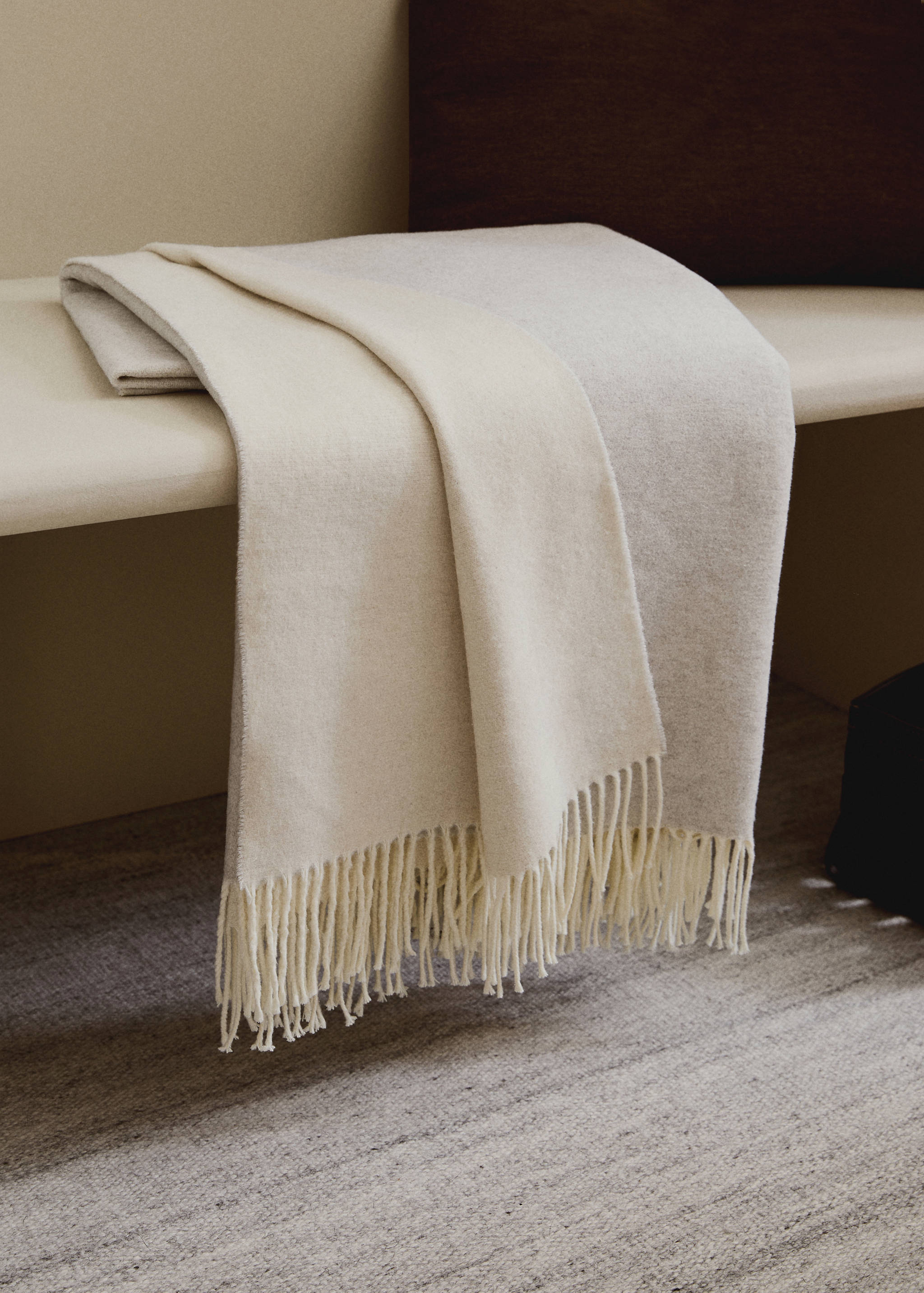 Double-sided cotton blanket with fringes - General plane