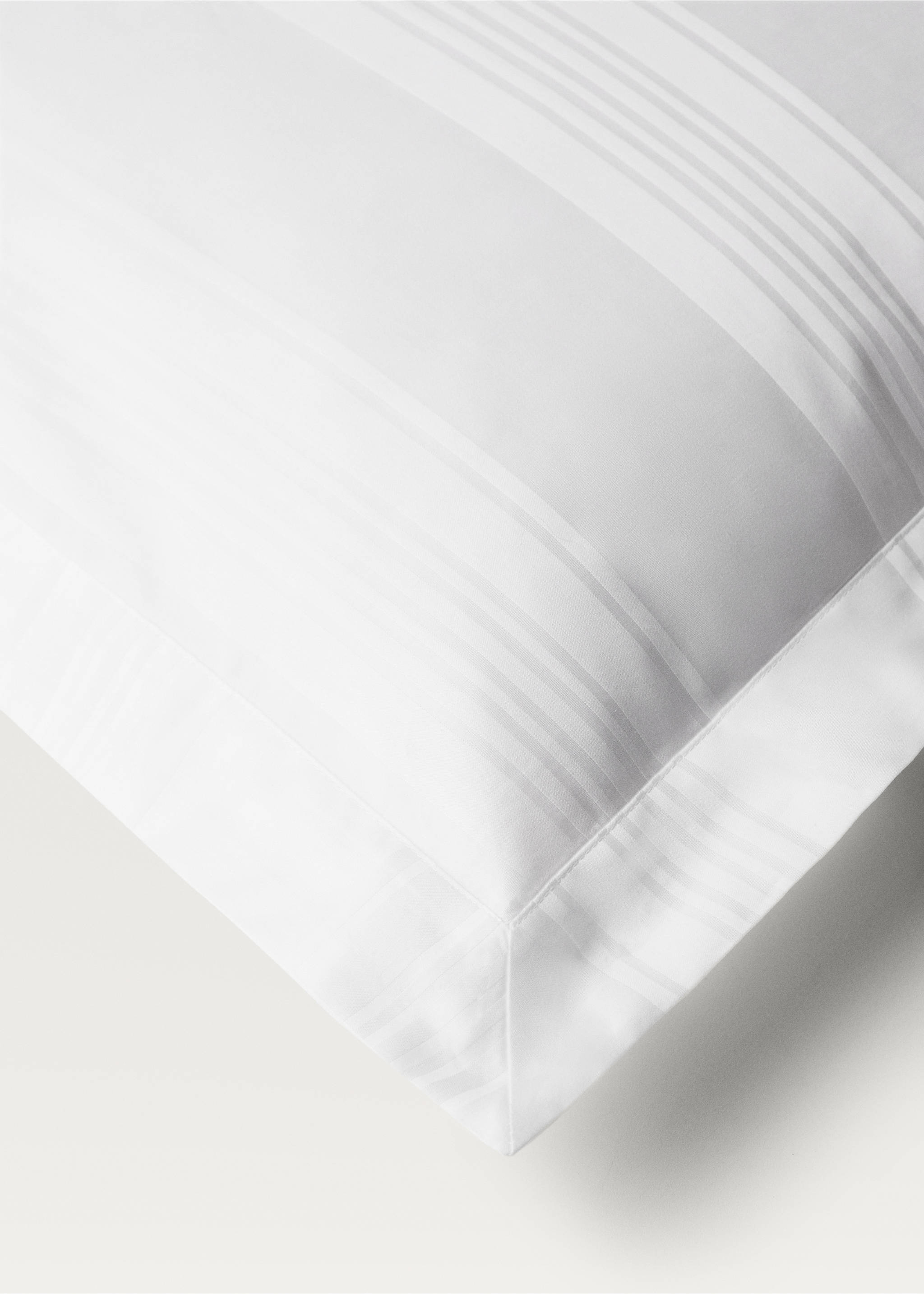 Two 300-thread count cotton satin striped pillowcases 60x60 cm - Details of the article 2, White. Ref: 17073806-00.