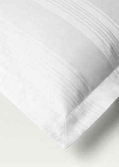 Two 300-thread count cotton satin striped pillowcases 60x60 cm — White 3
