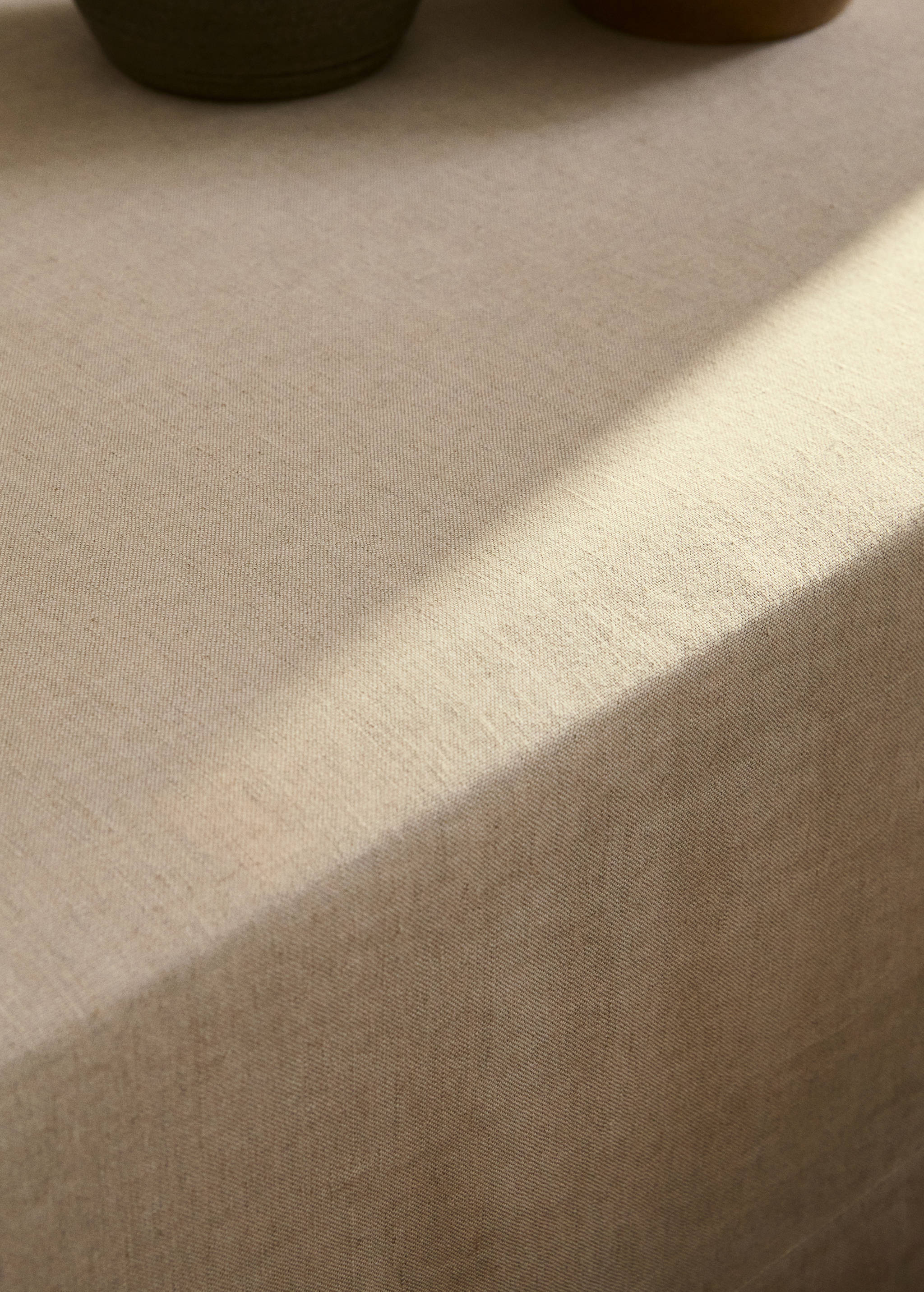 Linen tablecloth for 6 to 8 diners - Details of the article 5