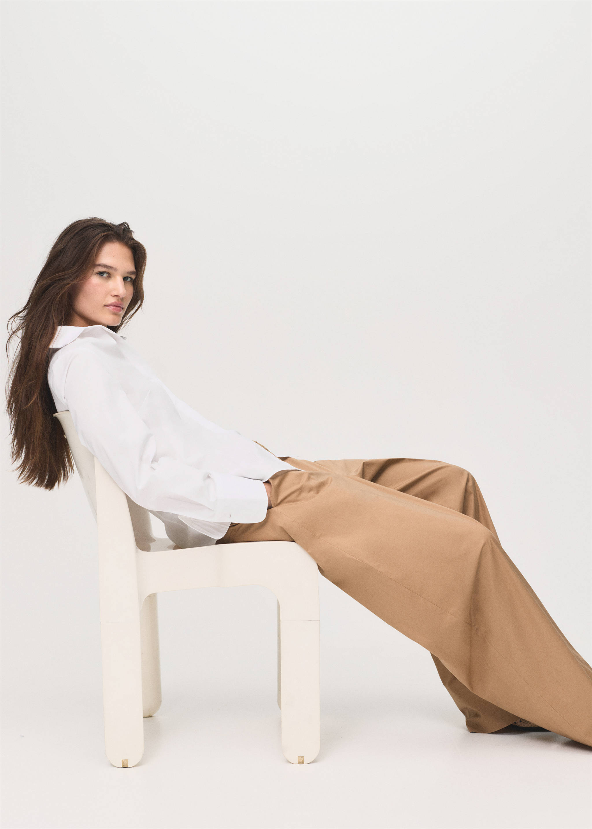 Slim-fit poplin shirt - Details of the article 1