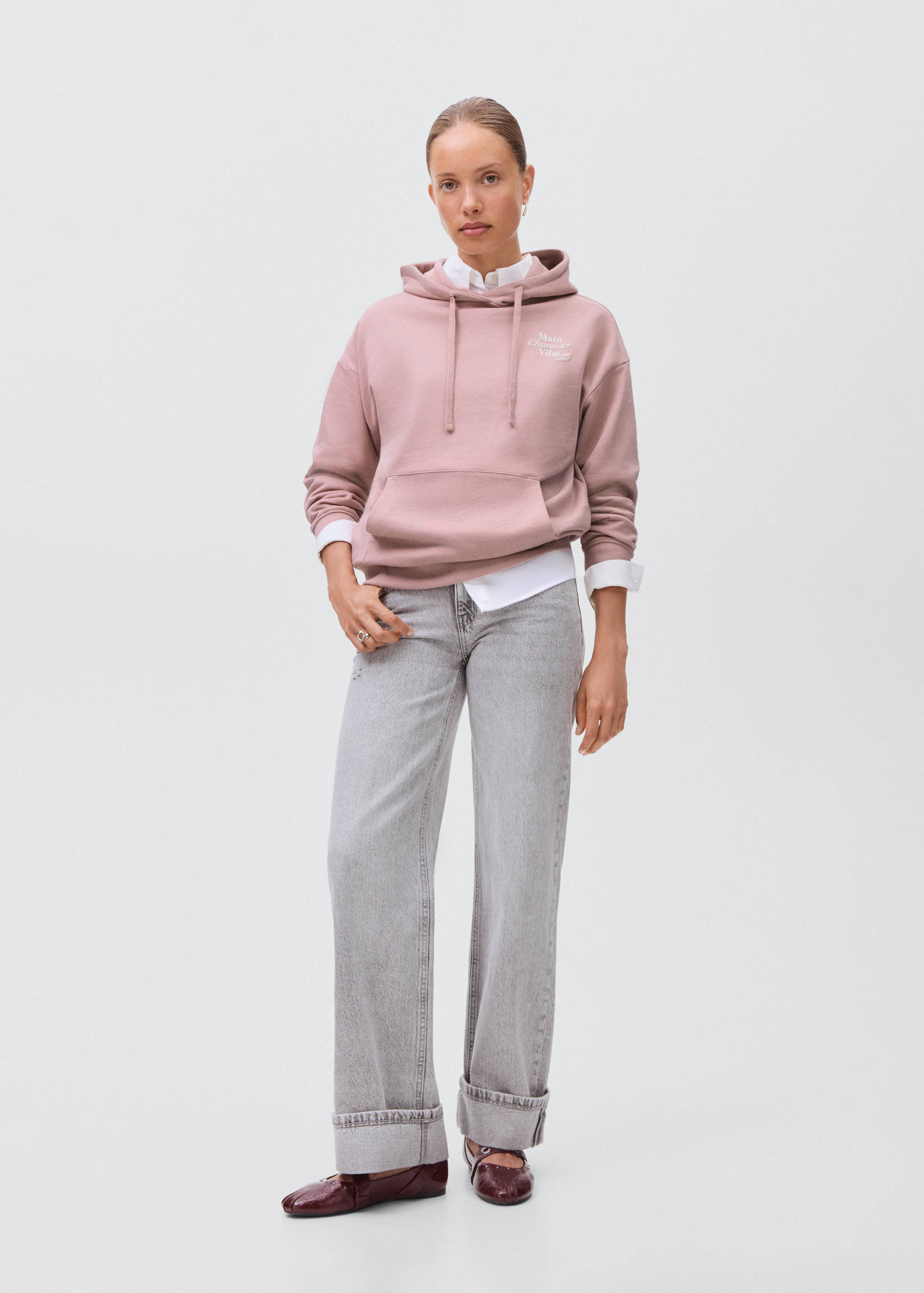 Свитшот с принтом и капюшоном - Общий план