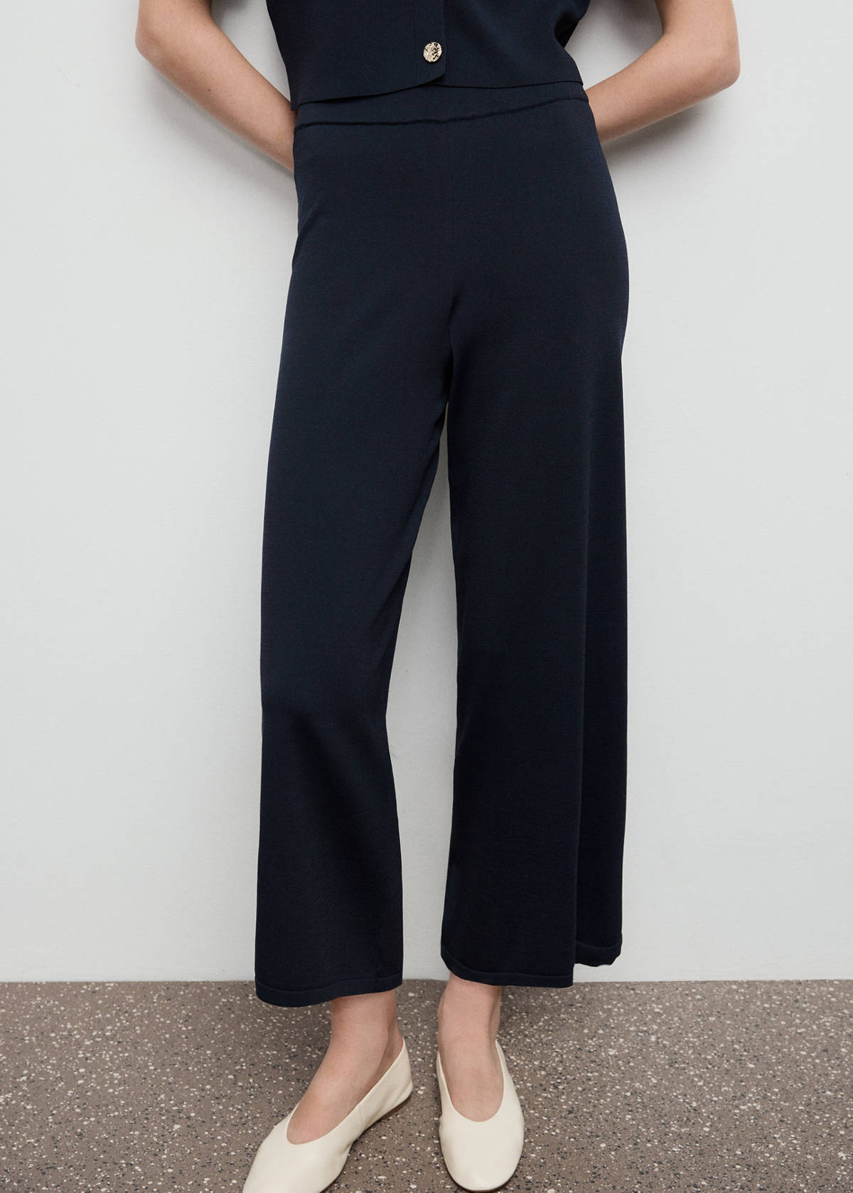 Crop knit trousers — Navy