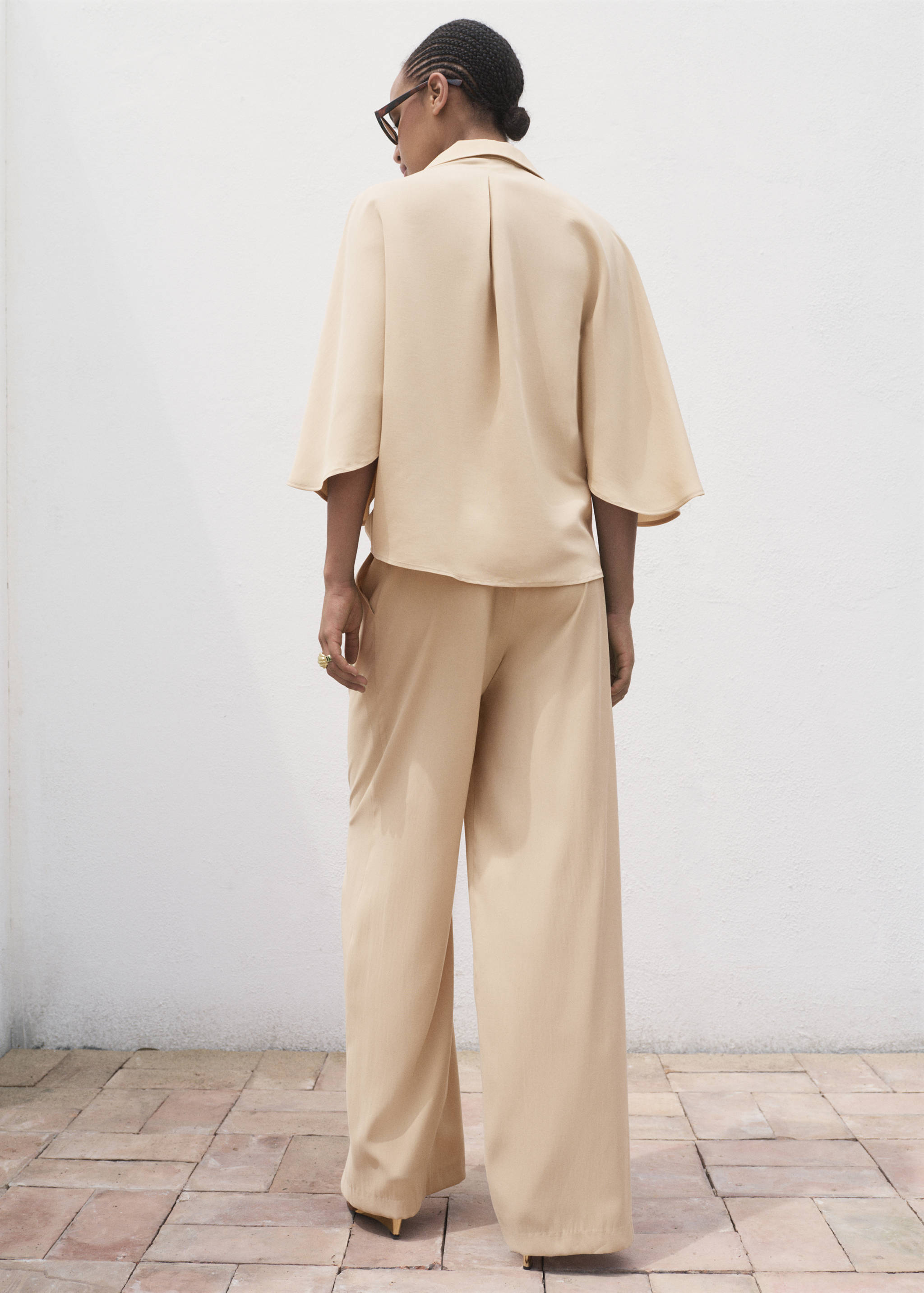 Прямые брюки с защипами - Обратная сторона изделия