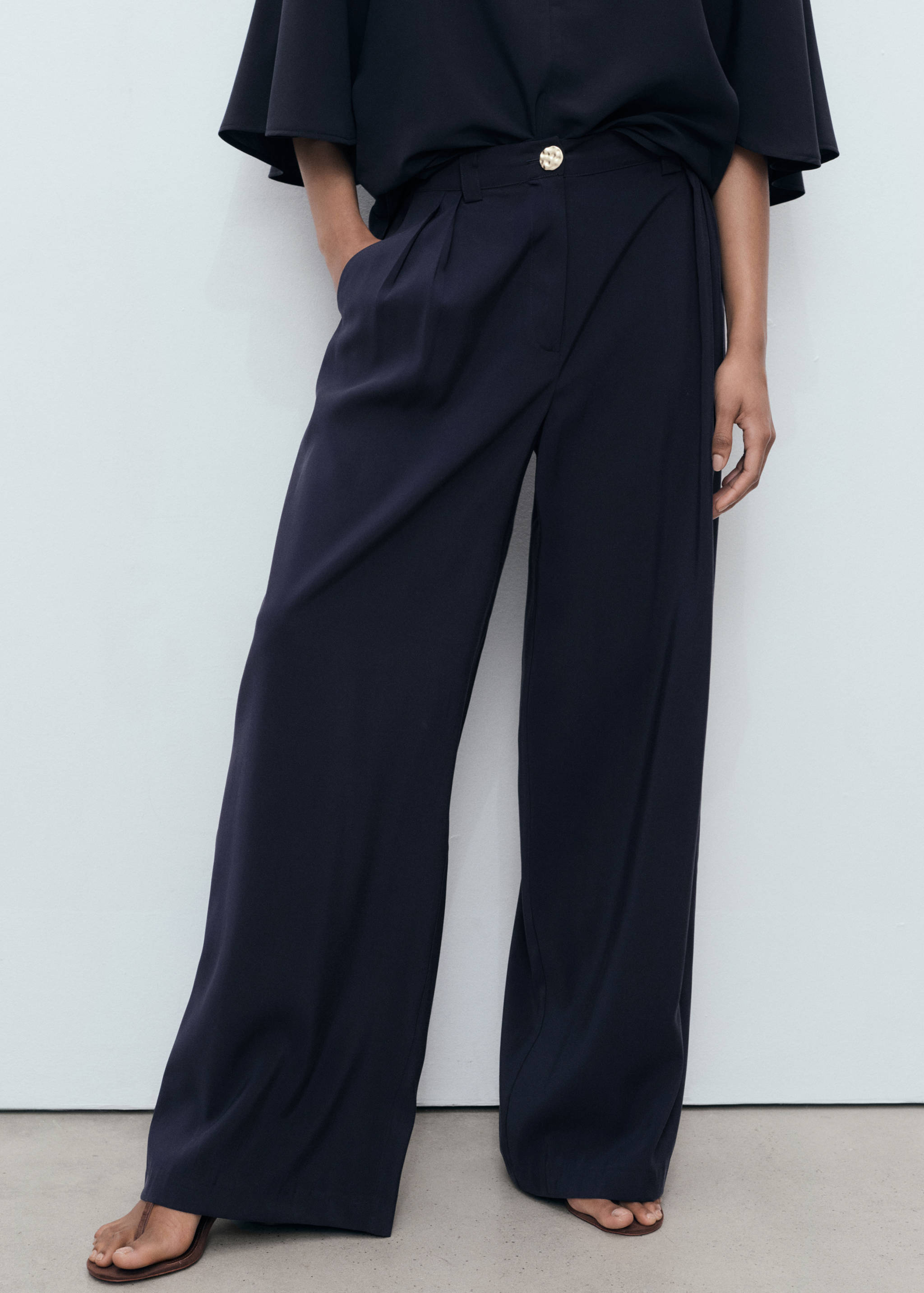 Straight-fit pleated pants - Medium plane
