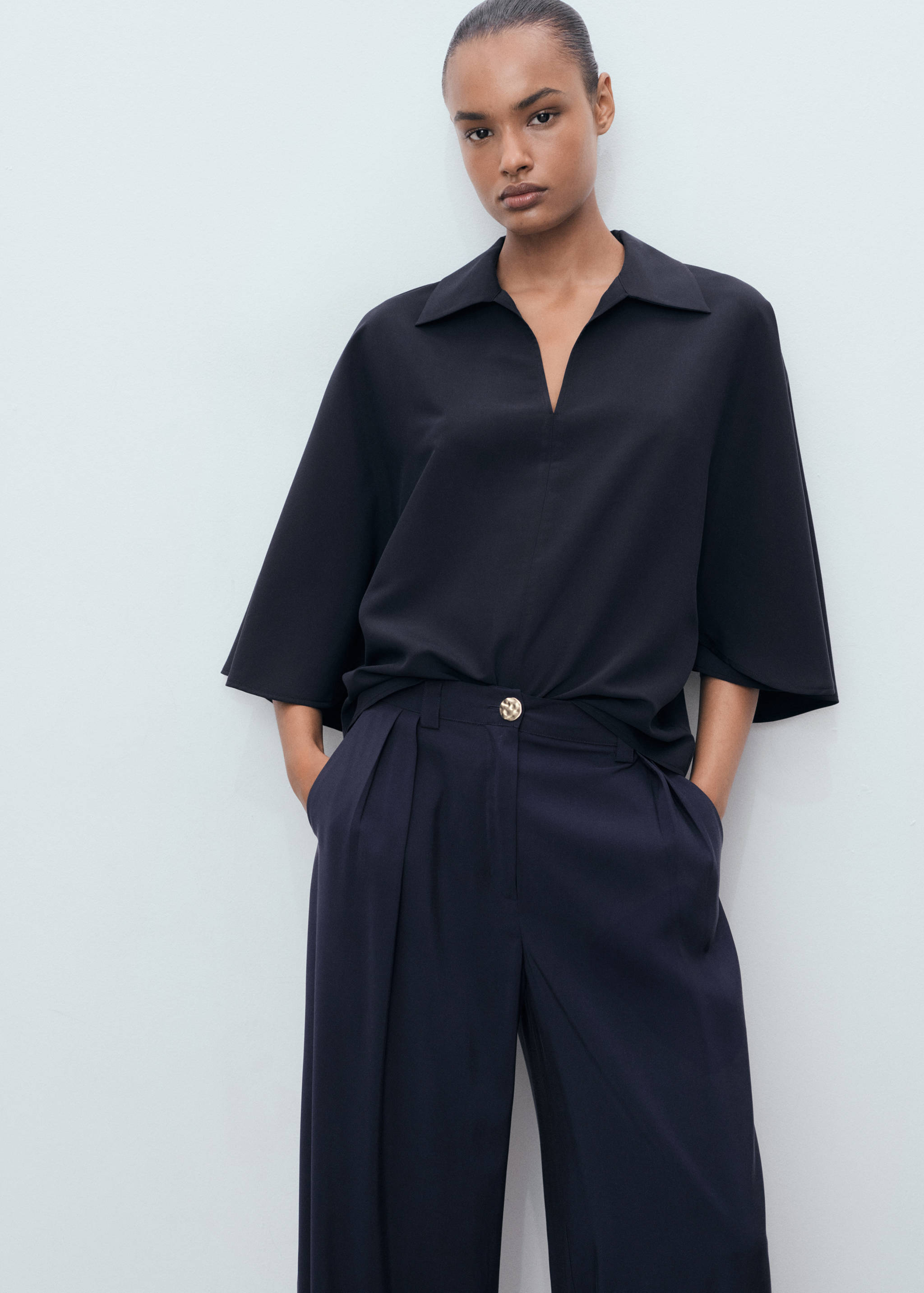 Straight-fit pleated pants - Details of the article 1