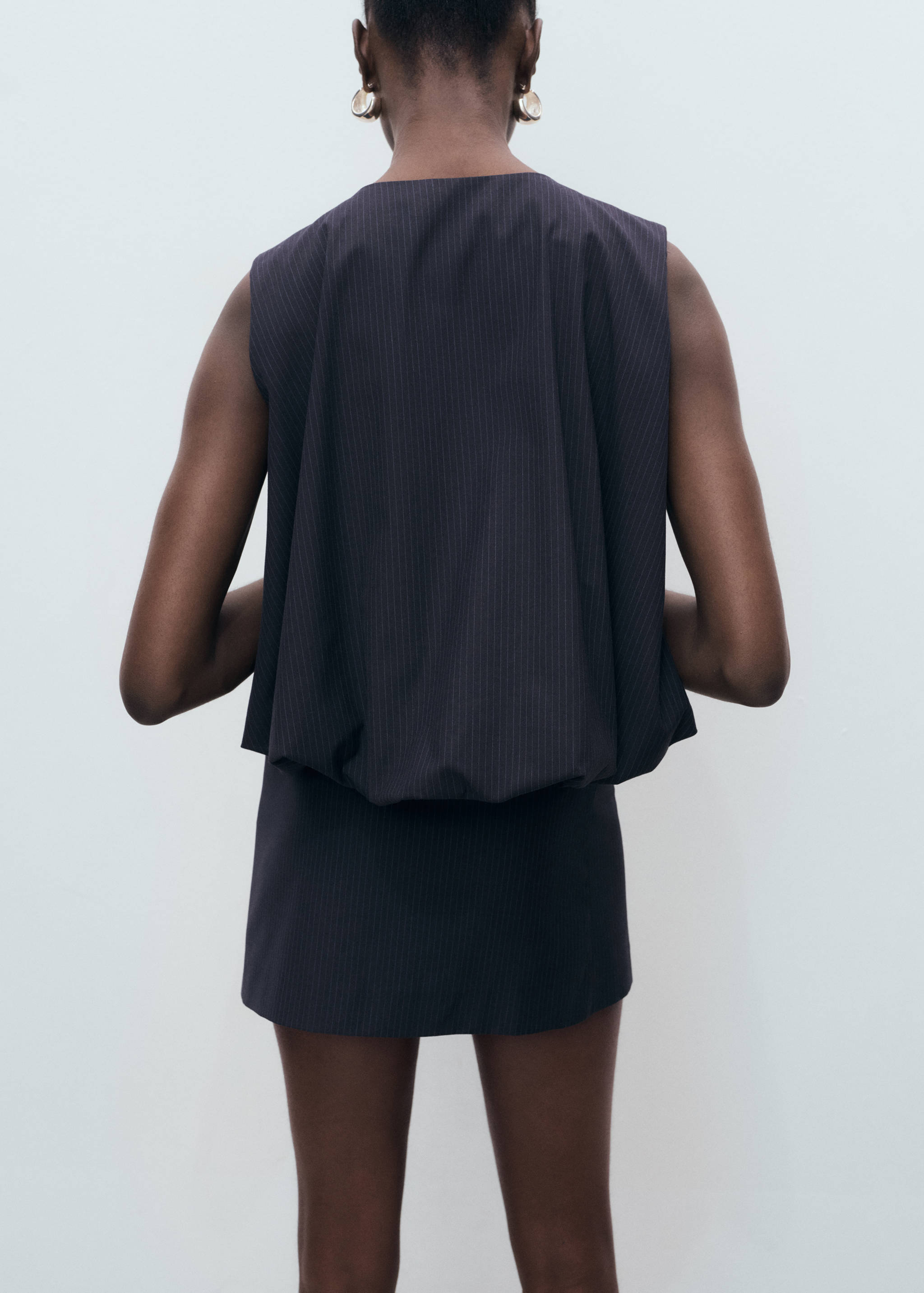 Top de risca diplomática abaloada - Verso do artigo