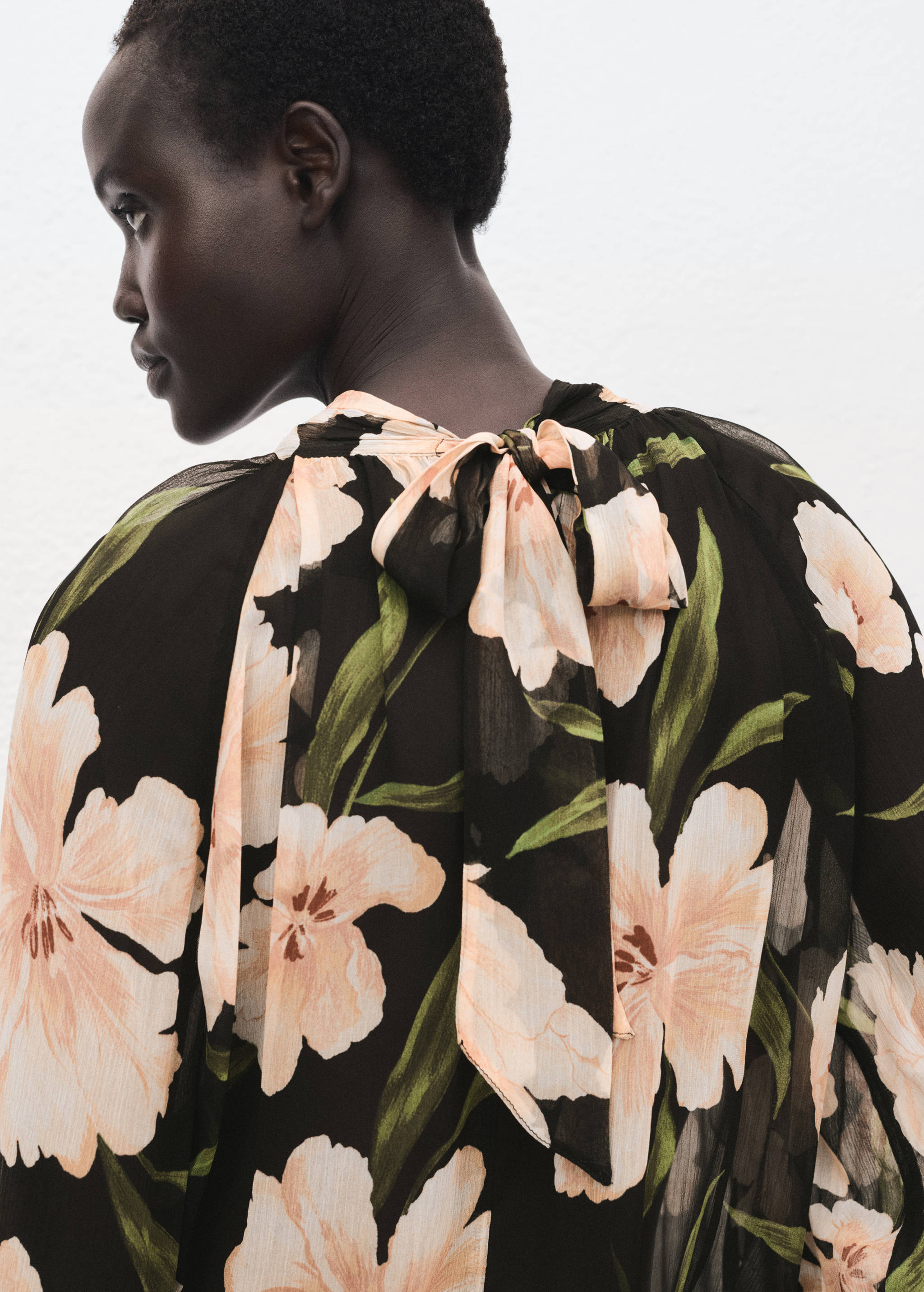 Semi-transparent floral blouse - Details of the article 6